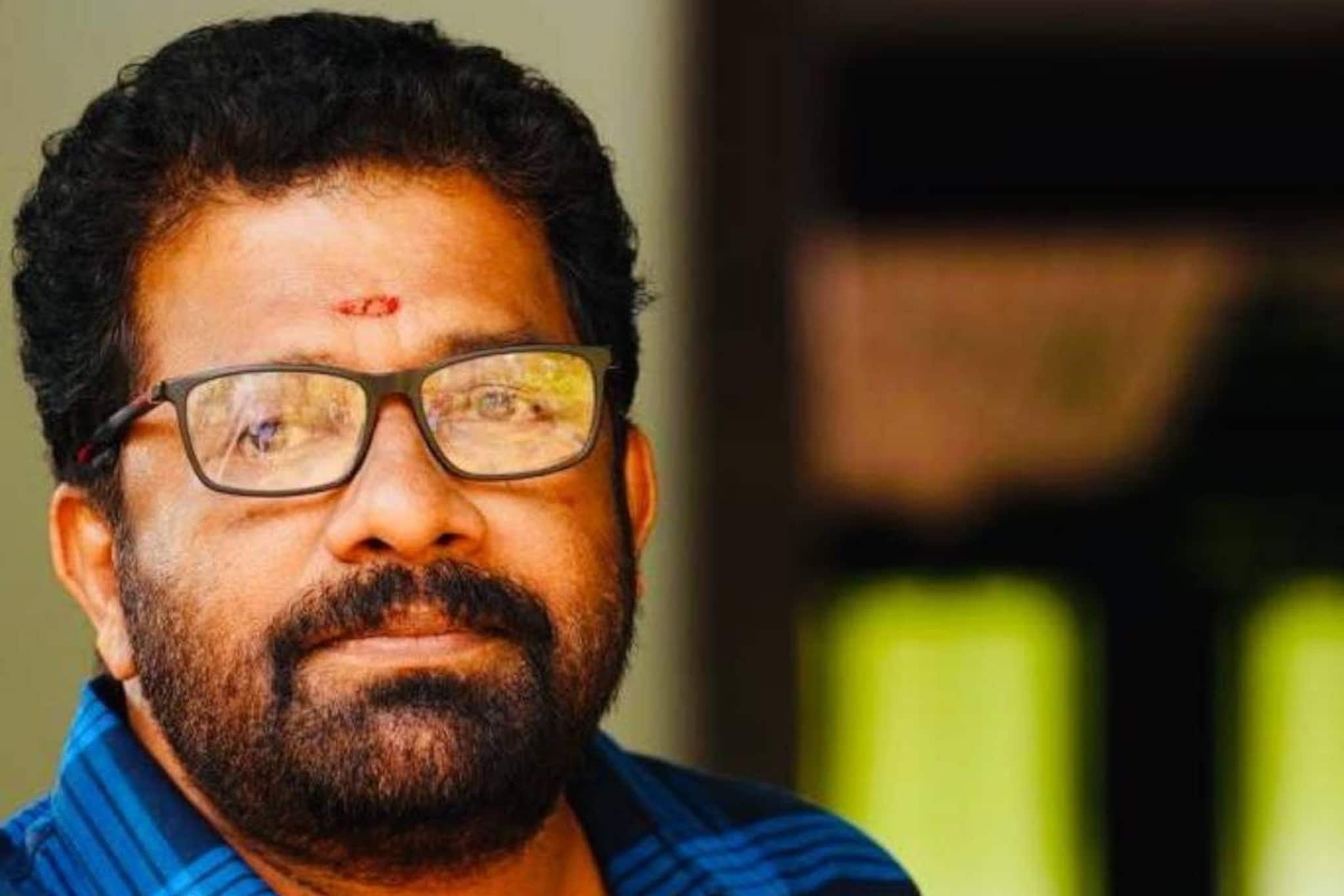 വി എം വിനുവിന് തിരിച്ചടി; തദ്ദേശ തിരഞ്ഞെടുപ്പിൽ മത്സരിക്കാനാകില്ല; ഹർജി ഹൈക്കോടതി തള്ളി വി എം വിനുവിന് തിരിച്ചടി; തദ്ദേശ തിരഞ്ഞെടുപ്പിൽ മത്സരിക്കാനാകില്ല; ഹർജി ഹൈക്കോടതി തള്ളി