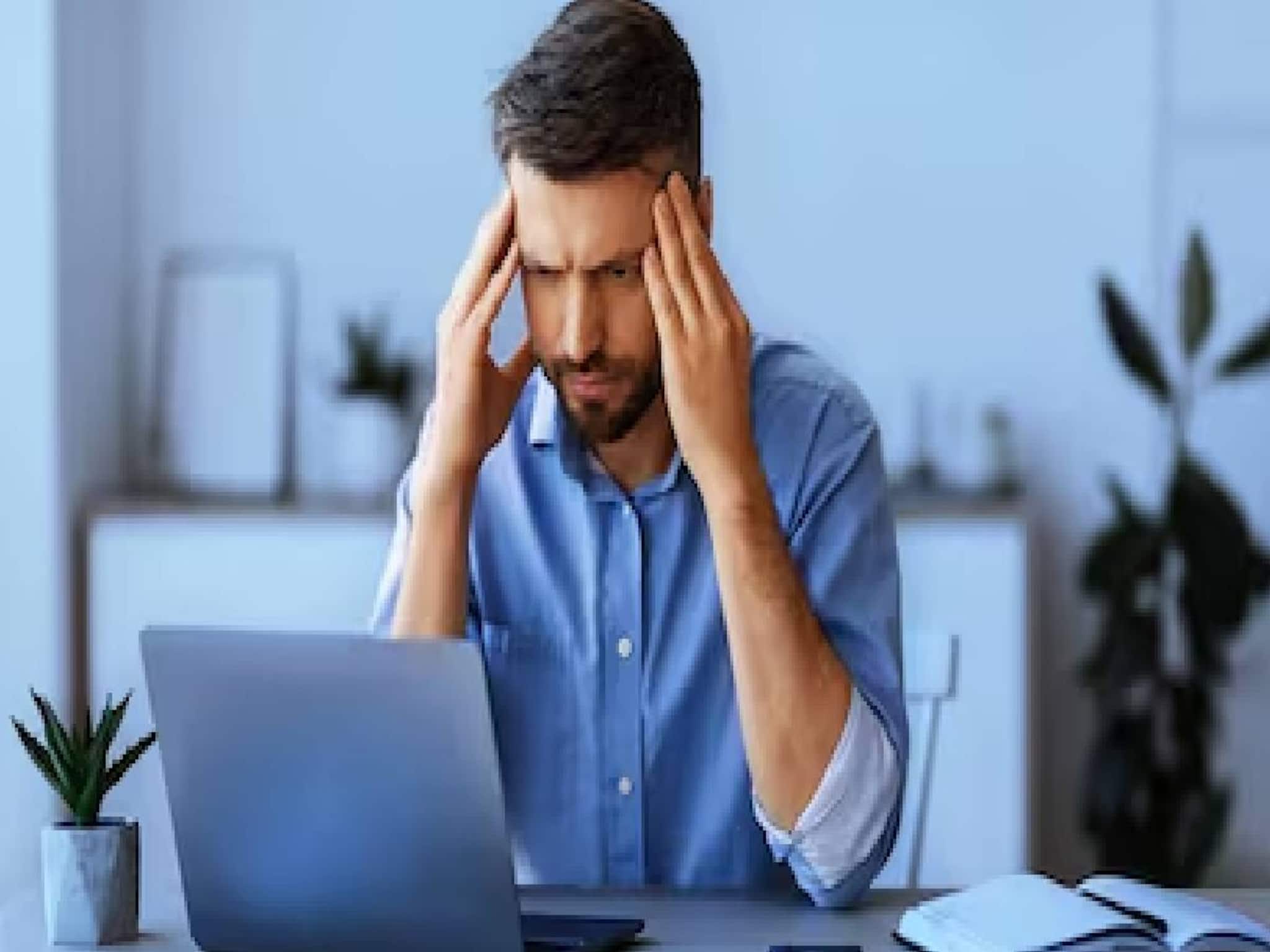 പട്ടിണി കിടന്ന് കോളേജില്‍ ചേര്‍ന്ന യുവാവ് ഓണ്‍ലൈന്‍ ഗെയിമില്‍ 22,000 രൂപ നഷ്ടമായതിന് ജീവനൊടുക്കാന്‍ ശ്രമിച്ചു