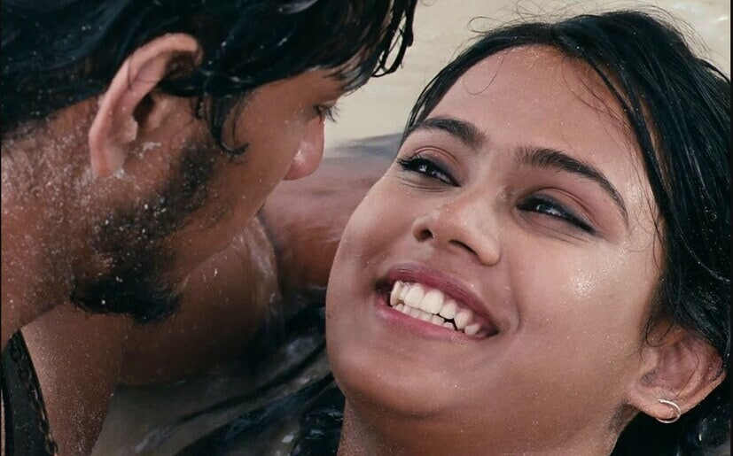  'കടൽ' സിനിമയുടെ റിലീസിനും മുൻപേ രവി കെ. ചന്ദ്രൻ തുളസിയെ അദ്ദേഹത്തിന്റെ ആദ്യ സംവിധാന ചിത്രത്തിലേക്ക് കാസ്റ്റ് ചെയ്തിരുന്നു. 2014ലെ 'യാൻ' എന്ന ചിത്രത്തിൽ തുളസി റിട്ടയേർഡ് ഡിഫൻസ് ഉദ്യോഗസ്ഥന്റെ മകൾ ശ്രീല എന്ന കഥാപാത്രത്തെ അവതരിപ്പിച്ചു. ജീവയായിരുന്നു ഈ ചിത്രത്തിലെ നായകൻ. സിനിമയുടെ നല്ലൊരു ഭാഗവും മൊറോക്കോയിലാണ് ചിത്രീകരിച്ചത്. 2014 ഒക്ടോബറിൽ റിലീസ് ചെയ്ത ചിത്രം ഒരു ബോക്സ് ഓഫീസ് പരാജയമായിരുന്നു