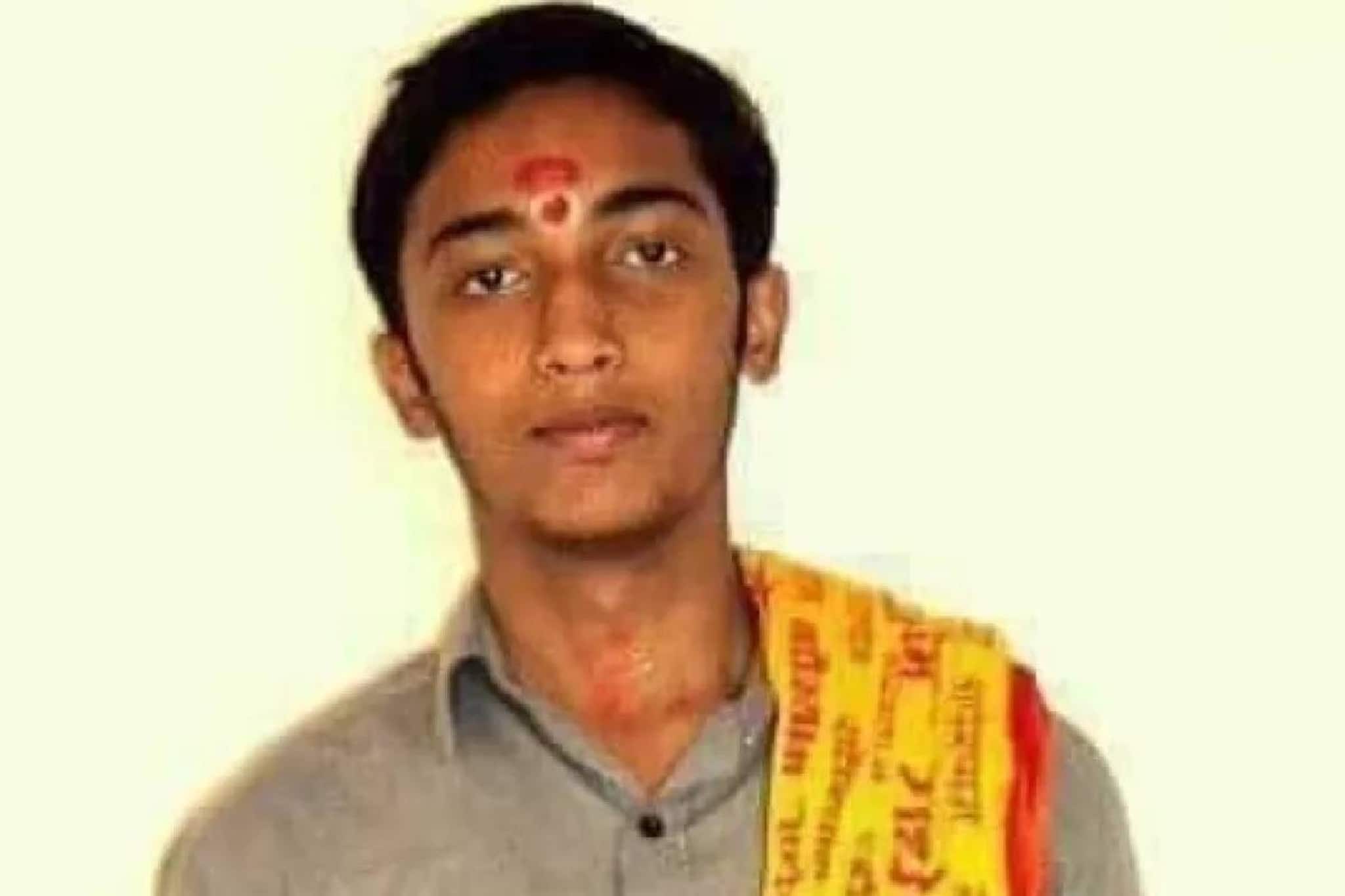 എബിവിപി പ്രവർത്തകനായിരുന്ന വിശാൽ വധക്കേസിൽ പ്രതികളായ 19 ക്യാമ്പസ് ഫ്രണ്ട് പ്രവർത്തകരെയും കോടതി വെറുതെ വിട്ടു എബിവിപി പ്രവർത്തകനായിരുന്ന വിശാൽ വധക്കേസിൽ പ്രതികളായ 19 ക്യാമ്പസ് ഫ്രണ്ട് പ്രവർത്തകരെയും കോടതി വെറുതെ വിട്ടു