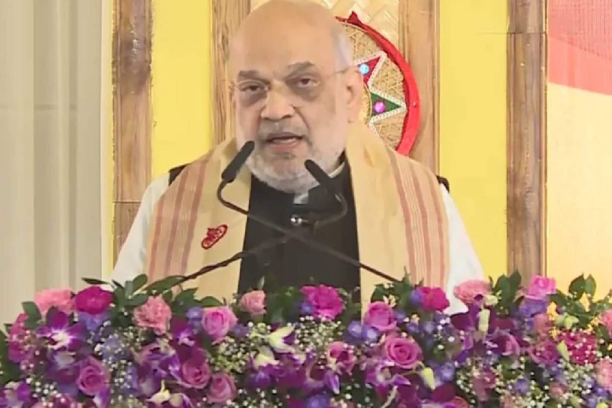 'നുഴഞ്ഞുകയറ്റക്കാരെ കോൺഗ്രസ് വോട്ട് ബാങ്കായി കാണുന്നു': അമിത് ഷാ