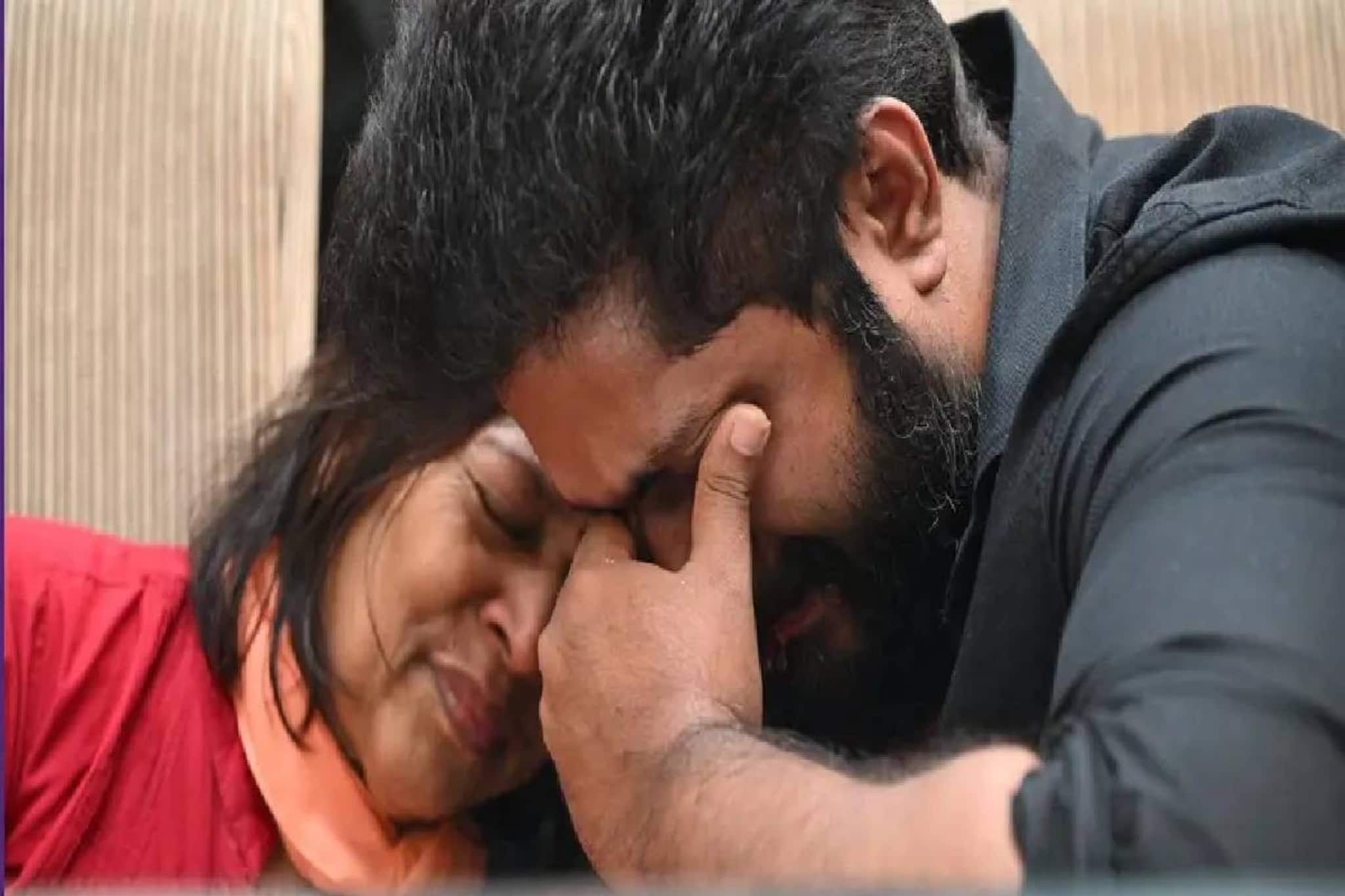 37-ാം ജന്മദിനത്തിൽ അച്ഛന്റെ മരണം; ഉള്ളുലഞ്ഞ് ധ്യാൻ ശ്രീനിവാസൻ 37-ാം ജന്മദിനത്തിൽ അച്ഛന്റെ മരണം; ഉള്ളുലഞ്ഞ് ധ്യാൻ ശ്രീനിവാസൻ