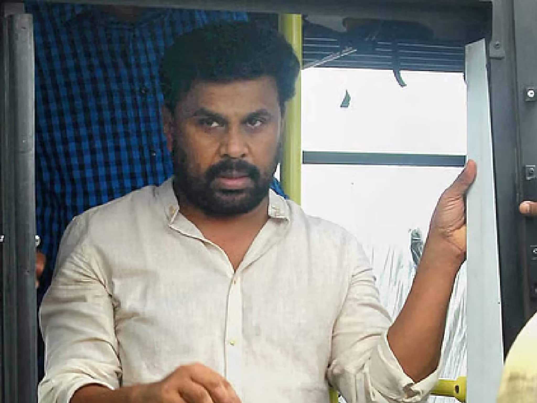 'സത്യം തെളിഞ്ഞു'; മഞ്ജു വാര്യർക്കും ഉന്നത പോലീസ് ഉദ്യോഗസ്ഥക്കും എതിരെ ദിലീപ്