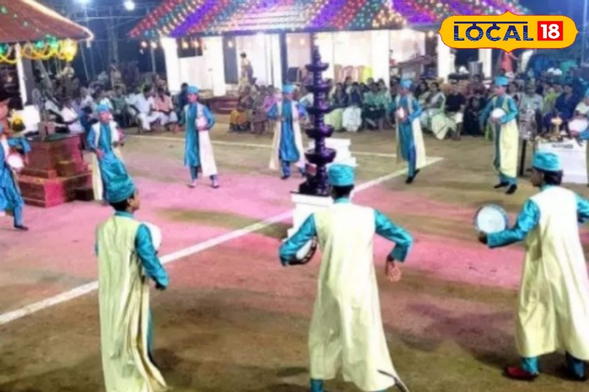 മാപ്പിളപ്പാട്ടിൽ അയ്യപ്പഗീതം: മുത്തപ്പൻ മടപ്പുര ക്ഷേത്രോത്സവത്തിൽ അയ്യപ്പസ്വാമിക്കായി ദഫ് മുട്ട് മാപ്പിളപ്പാട്ടിൽ അയ്യപ്പഗീതം: മുത്തപ്പൻ മടപ്പുര ക്ഷേത്രോത്സവത്തിൽ അയ്യപ്പസ്വാമിക്കായി ദഫ് മുട്ട്