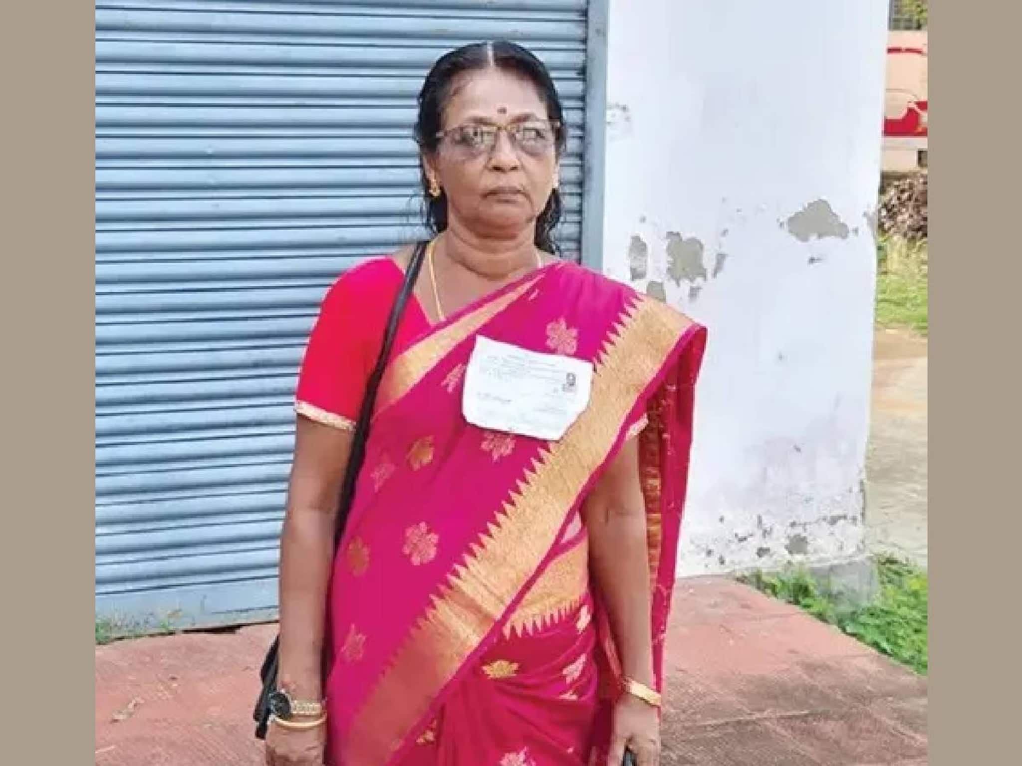 തെരഞ്ഞെടുപ്പ് ദിവസം പാർട്ടിക്കാർ മുങ്ങി; ഒറ്റയ്ക്കായ വനിതാ സ്ഥാനാർഥി പോളിംഗ് സ്റ്റേഷന് മുന്നിൽ നിന്ന് പ്രതിഷേധിച്ചു തെരഞ്ഞെടുപ്പ് ദിവസം പാർട്ടിക്കാർ മുങ്ങി; ഒറ്റയ്ക്കായ വനിതാ സ്ഥാനാർഥി പോളിംഗ് സ്റ്റേഷന് മുന്നിൽ നിന്ന് പ്രതിഷേധിച്ചു