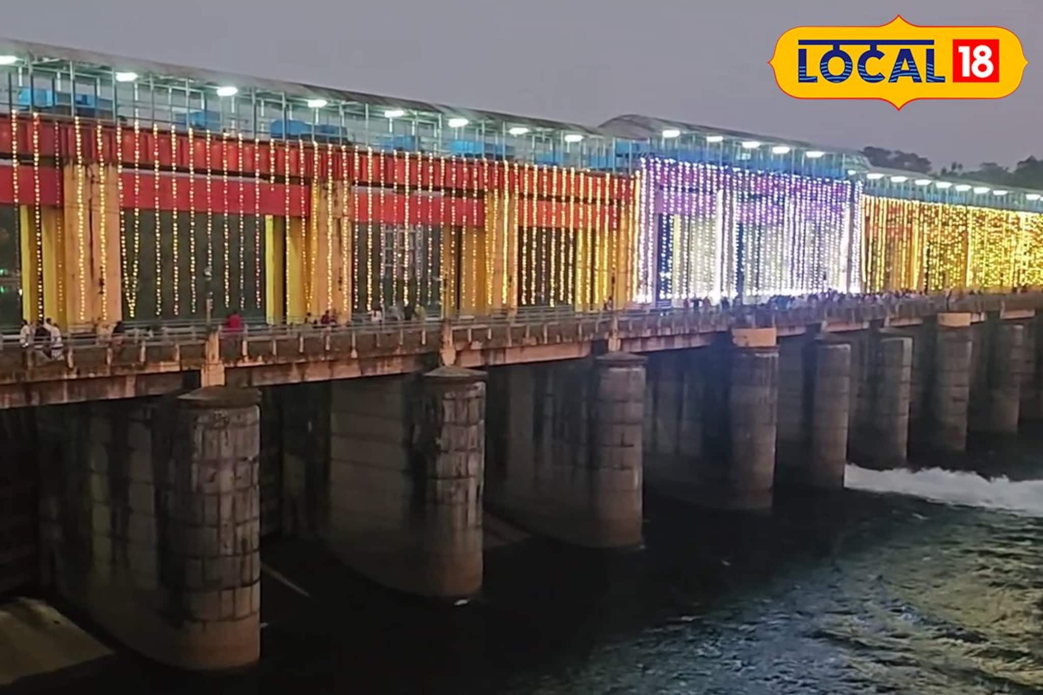 വെള്ളി വെളിച്ചത്തിൽ കുളിച്ച് ഭൂതത്താൻകെട്ട്; ക്രിസ്മസ് ആഘോഷങ്ങൾക്ക് മാറ്റുകൂട്ടി ഡാമിലെ ദീപാലങ്കാരം