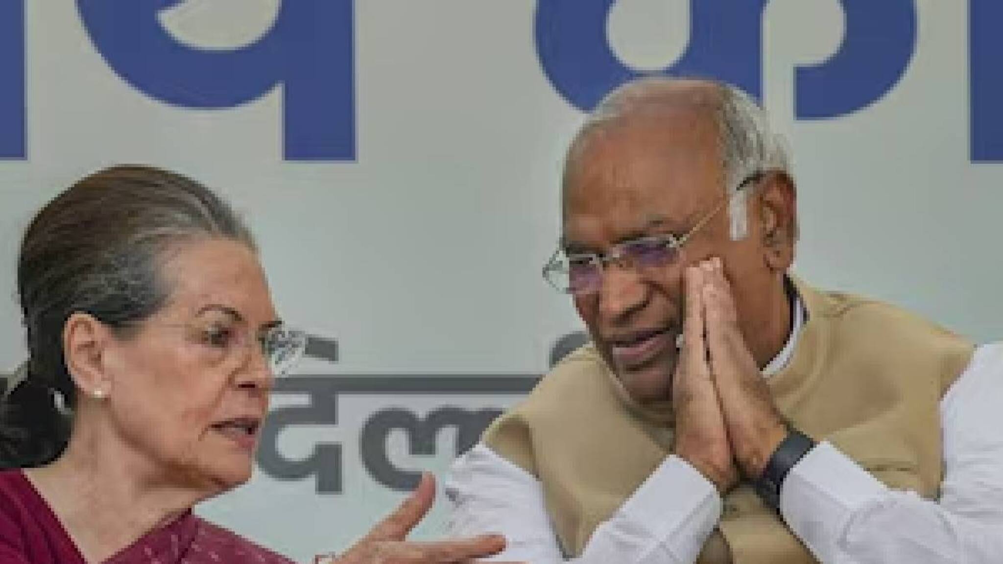 'ഖാർഗെയ്ക്ക് പ്രായമായില്ലേ'? നേതൃമാറ്റം വേണമെന്ന് സോണിയാ ഗാന്ധിക്ക് കോണ്‍ഗ്രസ് നേതാവിന്റെ കത്ത്