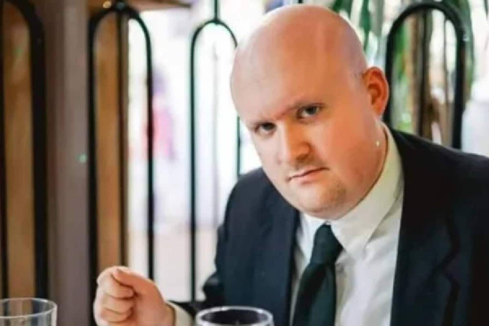 അമേരിക്കയിലെ ഇന്ത്യക്കാരെ കൂട്ടത്തോടെ നാടുകടത്തണം: വംശീയ അധിക്ഷേപവുമായി മാധ്യമപ്രവർത്തകൻ