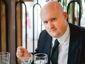 അമേരിക്കയിലെ ഇന്ത്യക്കാരെ കൂട്ടത്തോടെ നാടുകടത്തണം: വംശീയ അധിക്ഷേപവുമായി മാധ്യമപ്രവർത്തകൻ