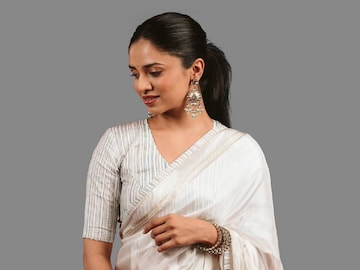 ദിലീപ് വീട്ടിലെത്തിയപ്പോൾ എവിടെയും കാണാത്ത മീനാക്ഷി; മകളുടെ ചിത്രങ്ങൾക്ക് പ്രതികരിക്കാതെ മഞ്ജു വാര്യർ