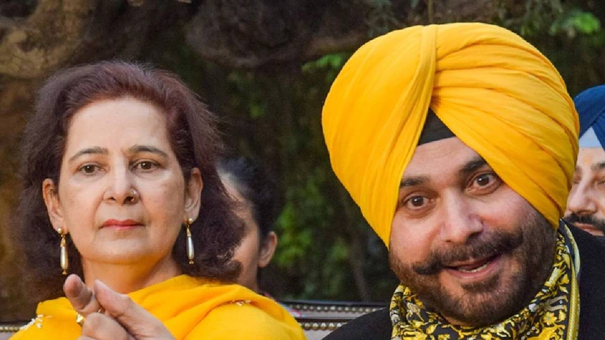 '500 കോടിയുടെ സ്യൂട്ട് കേസ്'; നവ്‌ജ്യോത് സിദ്ധുവിന്റെ ഭാര്യയെ കോൺഗ്രസ് സസ്പെൻഡ് ചെയ്തു