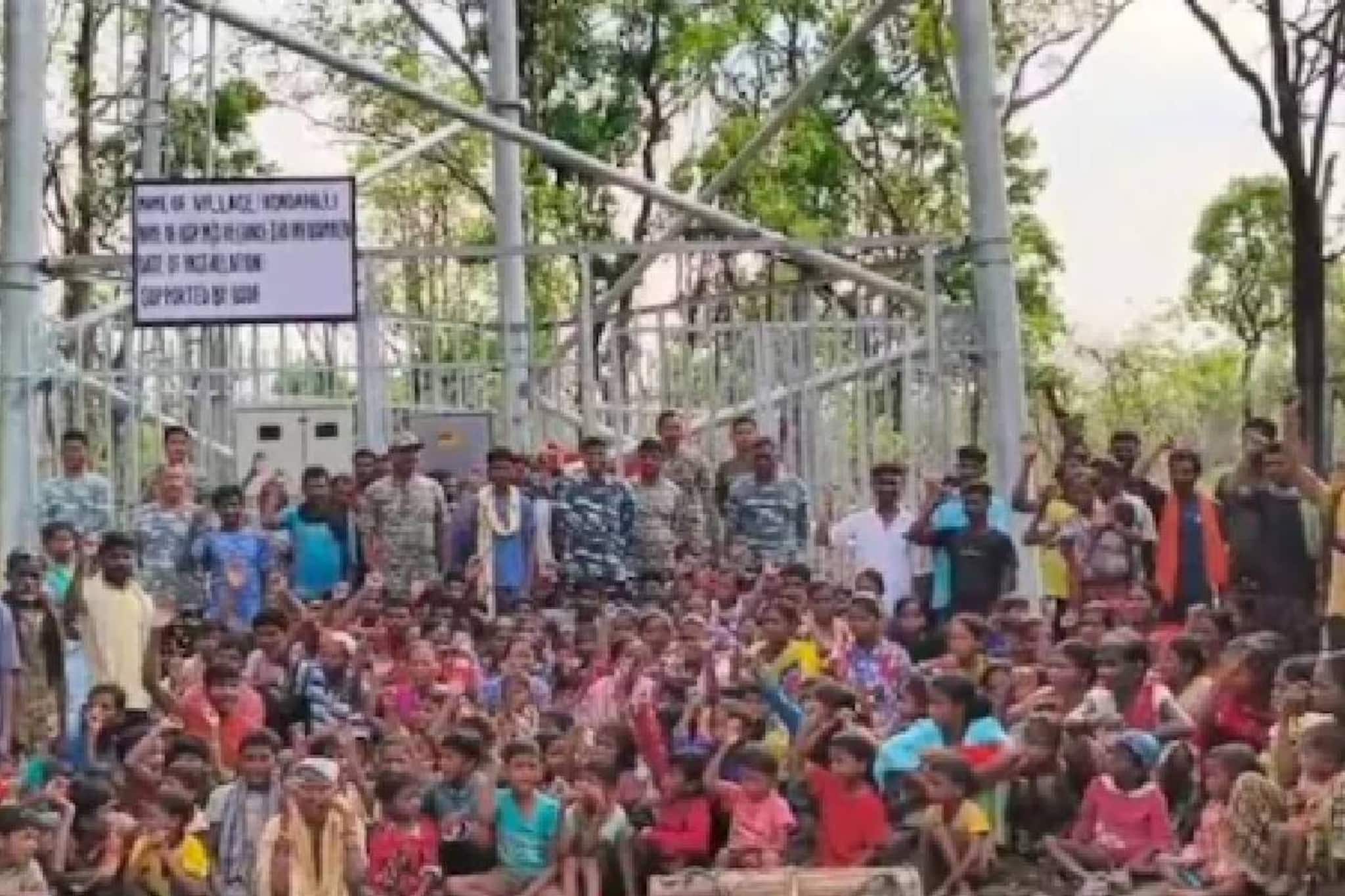 മാവോയിസ്റ്റ് ഭീഷണി അകന്നു;  ഈ ഗ്രാമത്തിൽ ഇന്ന് മൊബൈൽ നെറ്റ്‌വർക്ക് എത്തി