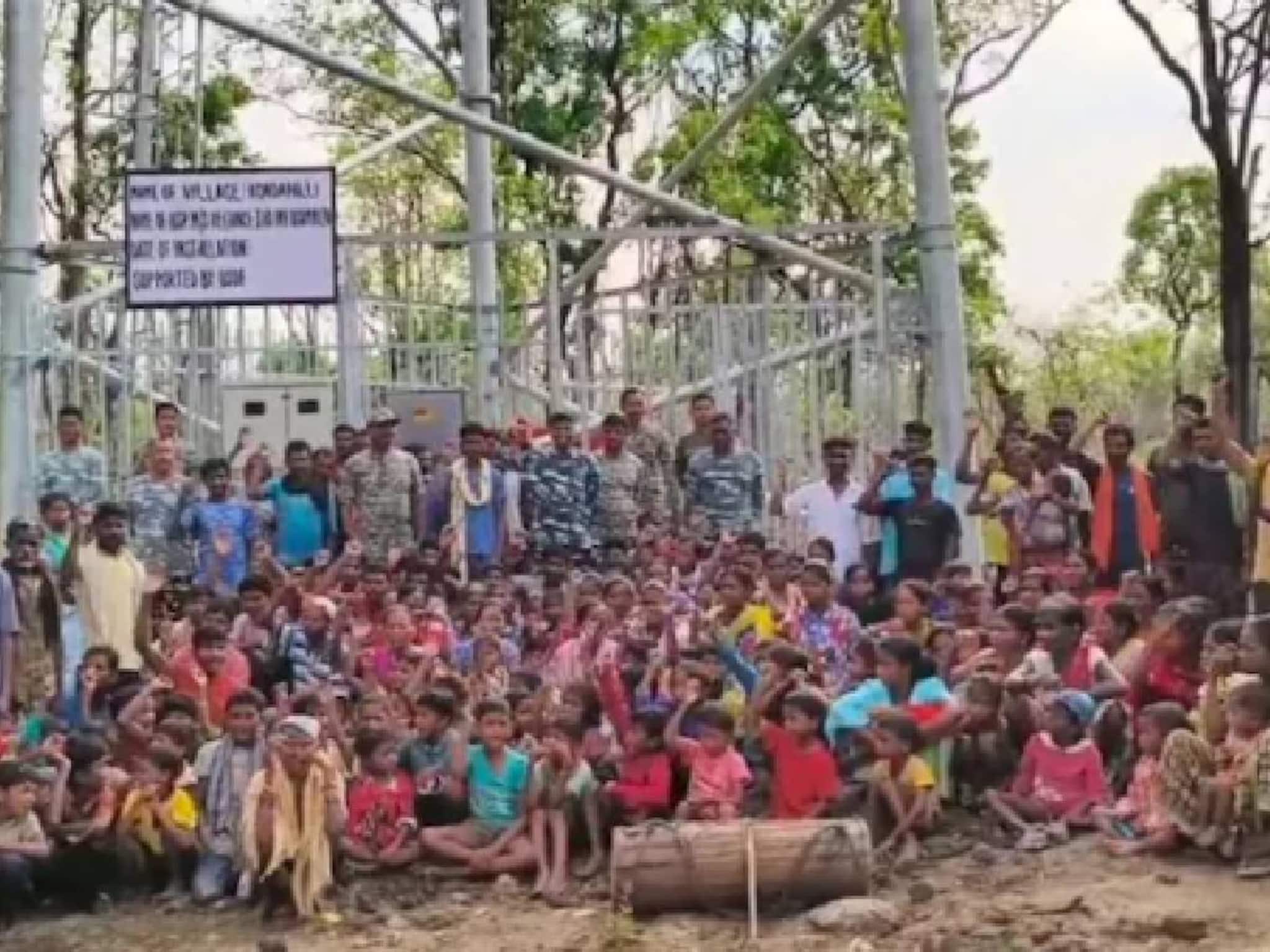 മാവോയിസ്റ്റ് ഭീഷണി അകന്നു;  ഈ ഗ്രാമത്തിൽ ഇന്ന് മൊബൈൽ നെറ്റ്‌വർക്ക് എത്തി