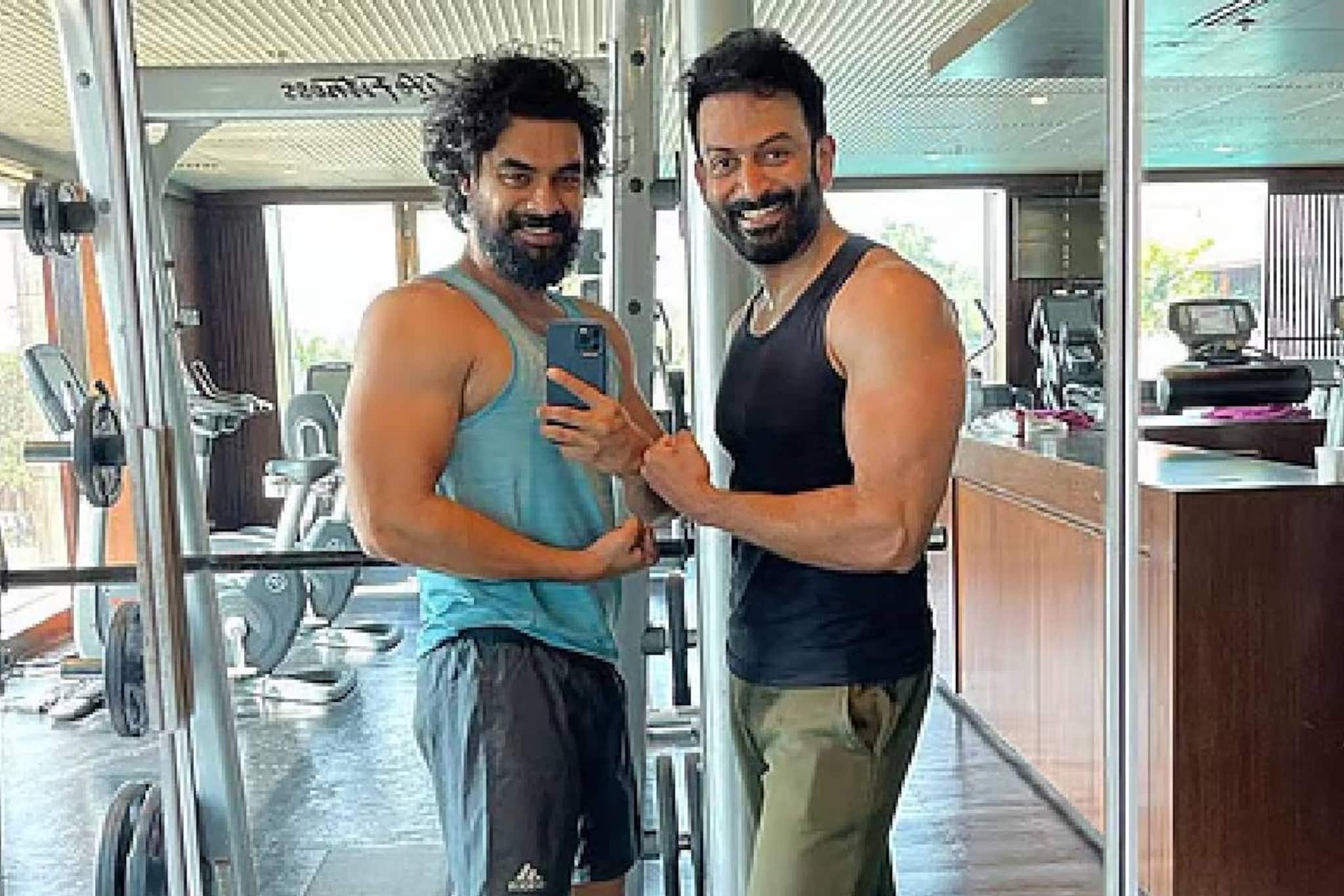 മോഹൻലാലിന് പിന്നാലെ കാമിയോ ചെയ്യാൻ പൃഥ്വിരാജ്? ടൊവിനോ ചിത്രത്തിൽ നടന്റെ അതിഥിവേഷമോ?