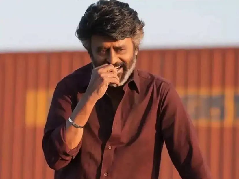 രജനീകാന്തിന്റെ പ്രശസ്തി തെന്നിന്ത്യക്ക് പുറത്തേക്കും പടരാൻ അധികകാലം വേണ്ടിവന്നില്ല. 1983ലെ 'അന്ധാ കാനൂൻ' ആയിരുന്നു അദ്ദേഹത്തിന്റെ ആദ്യ ഹിന്ദി ചിത്രം. ഈ ചിത്രം ഗംഭീര ഹിറ്റായി മാറി. തിയേറ്ററിൽ 50 ആഴ്ചകൾ ഓടിയ ചിത്രം ബോളിവുഡിൽ നേടിയ വരവ് അത്രയേറെയുണ്ട്. ഇന്ന് രജനിക്ക് 75 വയസ് തികയുന്നു. ഇതേ ദിവസം തന്നെ അദ്ദേഹത്തിന്റെ സൂപ്പർതാരപദവിക്ക് മുതൽക്കൂട്ടായ ചിത്രങ്ങളിൽ ഒന്നായ പടയപ്പ റീ-റിലീസ് ചെയ്യുന്നു. കൂടാതെ, വരാൻ പോകുന്ന ചിത്രം ജെയ്ലർ 2ൽ കണ്ണുംനട്ടിരിപ്പാണ് പ്രേക്ഷകർ. ഇതിൽ മലയാളികളുടെ പ്രിയനടൻ മോഹൻലാലും അതിഥി വേഷം ചെയ്യുന്നുണ്ട്