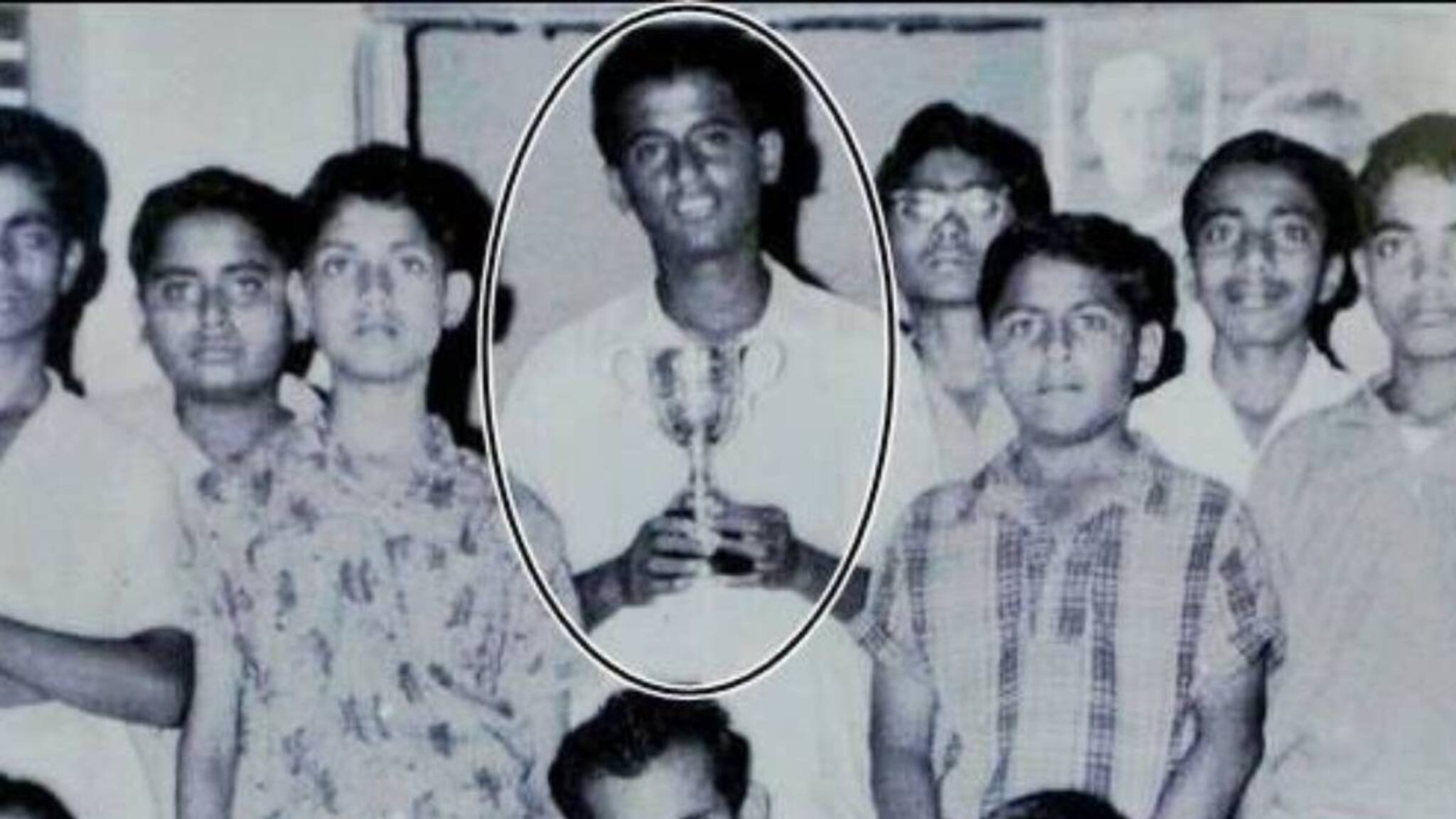 പത്താം ക്‌ളാസിൽ തോറ്റപ്പോൾ പത്രത്തിൽ ജോലിക്ക് കയറി; 450 കോടി രൂപയുടെ ആസ്തിയുള്ള സൂപ്പർനടൻ