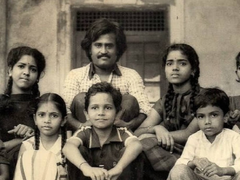 ബെംഗളൂരു നഗരത്തിലെ ബസ് കണ്ടക്ടർ ആയിരുന്നു രജനീകാന്ത്. ശിവജി നഗർ- സാമ്രാജ് പേട്ട് റൂട്ടിലായിരുന്നു അദ്ദേഹം ജോലി നോക്കിയിരുന്നത്. തന്റെ റൂട്ട് നമ്പറായ '134' അദ്ദേഹം ഇപ്പോഴുമോർത്തിരിക്കുന്നു. അവിടെ നിന്നും സ്വരുക്കൂട്ടിയ പണം ചേർത്തുവച്ചായിരുന്നു അദ്ദേഹം തന്റെ സ്വപ്നമായ ഫിലിം കോളേജിലെ പഠനം സാക്ഷാത്കരിച്ചത്. തമിഴിന്റെ സ്വന്തം 'തലൈവർ' പക്ഷെ തമിഴനോ, കന്നഡിഗയോ അല്ല എന്ന കാര്യം ശ്രദ്ധിക്കേണ്ടിയിരിക്കുന്നു. ഉത്തരേന്ത്യക്കാരനായ ശിവജി റാവു എങ്ങനെ തെന്നിന്ത്യ വരെയെത്തി എന്നതിന് പിന്നിലും ഒരു കഥയുണ്ട്