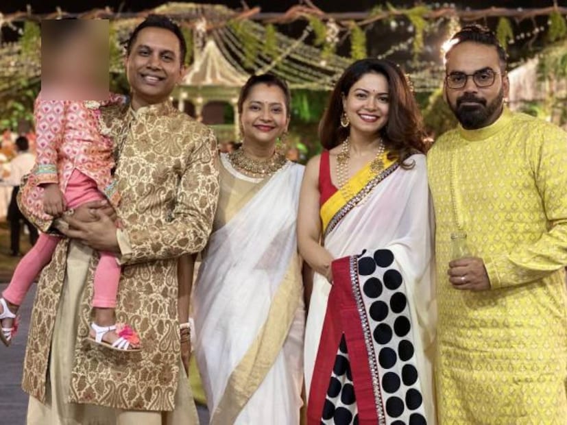 ഇതാണ് രാജ് നിദിമൊരുവിന്റെ കുഞ്ഞെന്ന നിലയിൽ പ്രചരിക്കുന്ന ചിത്രത്തിന്റെ പൂർണരൂപം. രാജിന്റെ കയ്യിലെ കുഞ്ഞ് പ്രശസ്തമായ രാജ് ആൻഡ് ഡി.കെ. അസോസിയേറ്റ്സിലെ പങ്കാളിയായ കൃഷ്ണ ഡി.കെയുടെയും ഭാര്യയുടെയും കുഞ്ഞാണ്. രാജ് നിദിമൊരു, ശ്യമാലി ഡേ ബന്ധത്തിൽ കുഞ്ഞുങ്ങളില്ല