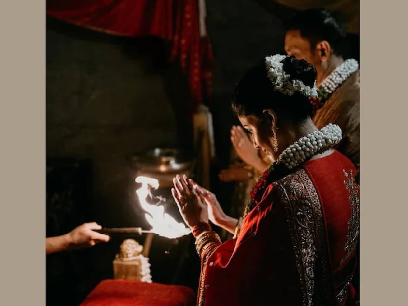 2022ൽ രാജ് ശ്യമാലി ഡേയിൽ നിന്നും വിവാഹമോചനം നേടി എന്നാണ് റിപ്പോർട്ടുകളിൽ ലഭ്യമായ വിവരം. സാമന്തയും രാജും തമ്മിൽ എട്ടു വയസ്സിന്റെ വ്യത്യാസമുണ്ട് എന്നാണ് ദേശീയ മാധ്യമങ്ങളിൽ നിന്നും ലഭ്യമായ വിവരം. സാമന്തക്ക് ഈ വർഷം 38 വയസ് തികഞ്ഞു. നാഗചൈതന്യയുമായുള്ള വിവാഹശേഷം സാമന്ത കുടുംബിനിയായി മാറും എന്ന നിലയിൽ നടത്തിയ പരാമർശം വൈറലായിരുന്നു. എന്നിരുന്നാലും വിവാഹമോചനം കഴിഞ്ഞതും, അവർ നേരിട്ട സൈബർ സ്‌പെയ്‌സ് ആക്രമണം വളരെ വലുതായിരുന്നു. അത് തന്നെ മാനസികമായി ഏറെ ബാധിച്ചു എന്ന് സാമന്ത ഒരിക്കൽ പറഞ്ഞിരുന്നു