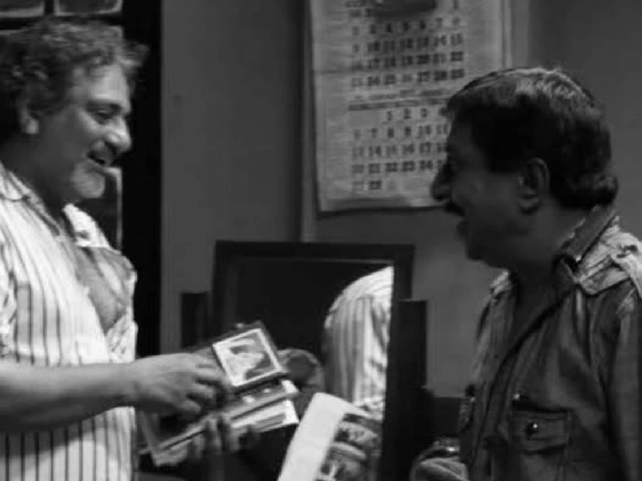 അദ്ദേഹത്തിന്റെ പ്രധാന ഭക്ഷണമായ ദിനേശ് ബീഡി കൊടുക്കലായിരുന്നു എൻ്റെ ജോലി; ശ്രീനിവാസനെ അനുസ്മരിച്ച് ജോയ് മാത്യു അദ്ദേഹത്തിന്റെ പ്രധാന ഭക്ഷണമായ ദിനേശ് ബീഡി കൊടുക്കലായിരുന്നു എൻ്റെ ജോലി; ശ്രീനിവാസനെ അനുസ്മരിച്ച് ജോയ് മാത്യു