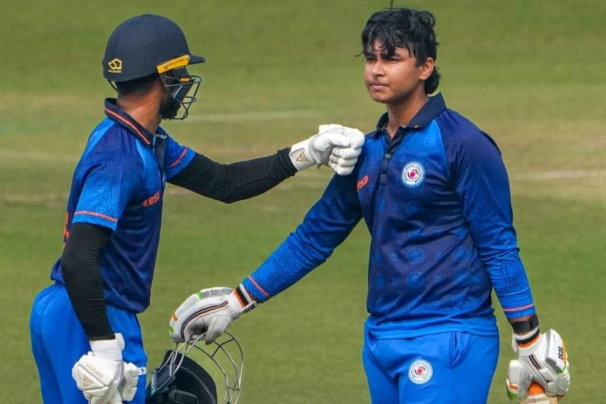 എന്തോന്നടേ ഇത്! 50 ഓവറിൽ വൈഭവും ഗനിയും അടിച്ചൂകൂട്ടിയത് 574 റൺസ്! ലോക റെക്കോഡ്