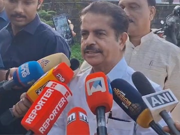 അടൂര് പ്രകാശ് അടൂര് പ്രകാശ്