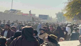 വധശിക്ഷ നടപ്പാക്കുനന്ത് കാണാൻ തടിച്ചുകൂടിയ ജനക്കൂട്ടം (Photo: X) വധശിക്ഷ നടപ്പാക്കുനന്ത് കാണാൻ തടിച്ചുകൂടിയ ജനക്കൂട്ടം (Photo: X)