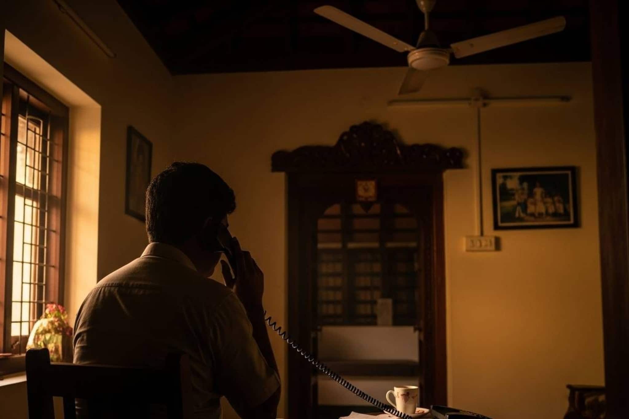 'സിഎം വിത്ത് മീ'യില്‍ വിളിച്ച് വനിതാ ജീവനക്കാരോട് മോശമായി സംസാരിച്ച യുവാവ് അറസ്റ്റിൽ