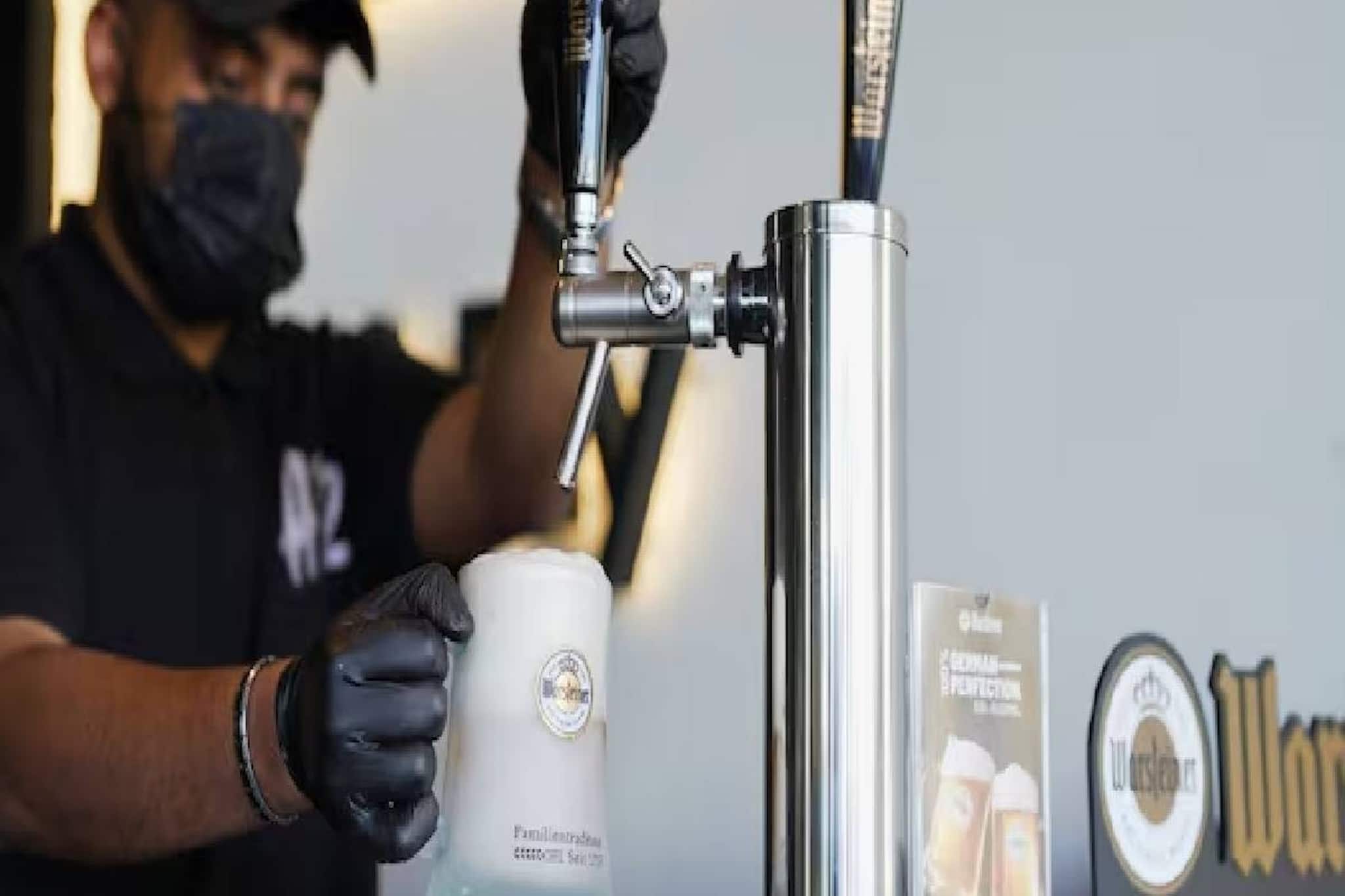 ഇനി സൗദി അറേബ്യയില് മദ്യം ലഭിക്കും; പക്ഷേ, ചില കണ്ടീഷനുകളുണ്ട് .. ഇനി സൗദി അറേബ്യയില് മദ്യം ലഭിക്കും; പക്ഷേ, ചില കണ്ടീഷനുകളുണ്ട് ..