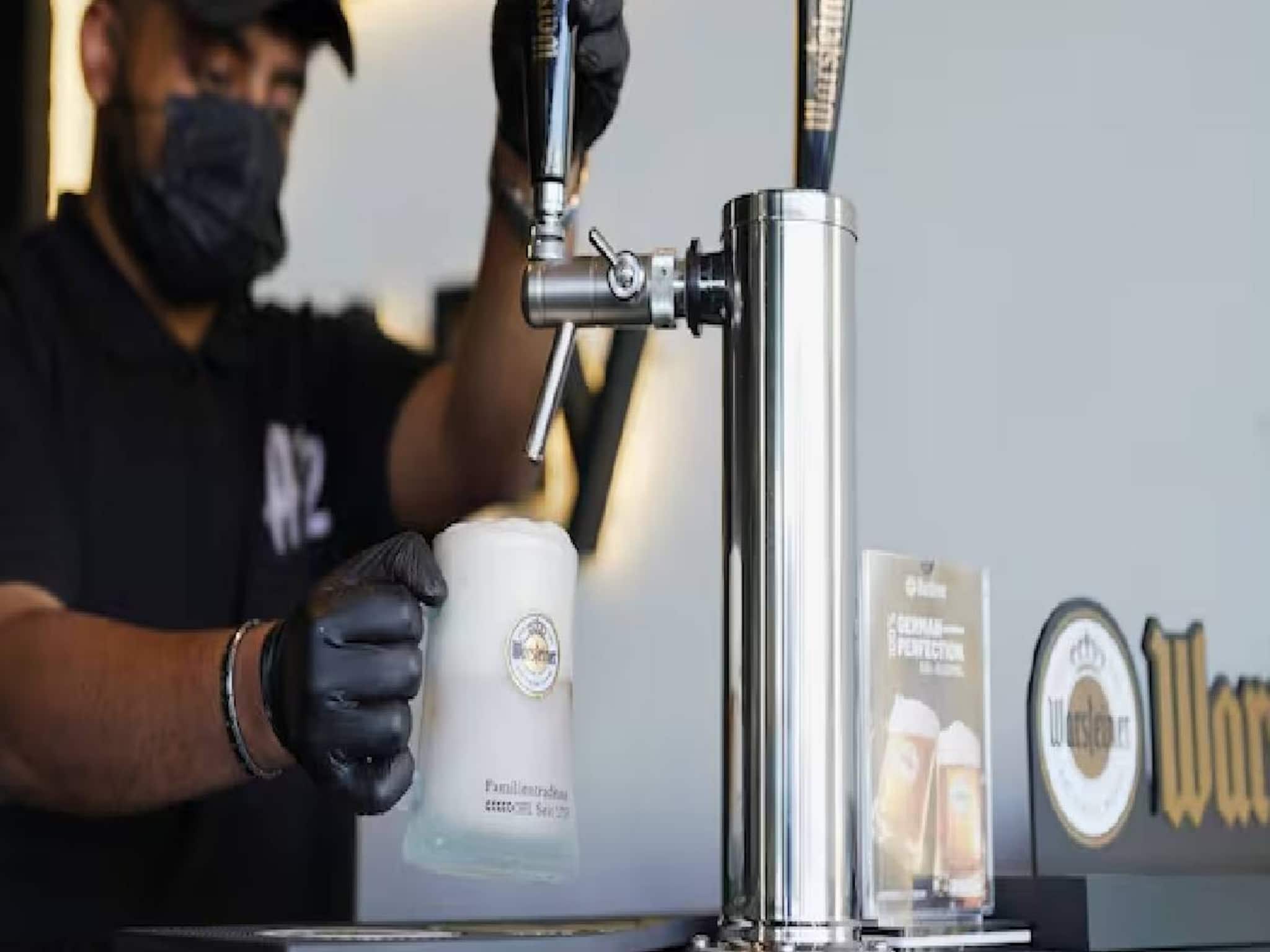 ഇനി സൗദി അറേബ്യയില് മദ്യം ലഭിക്കും; പക്ഷേ, ചില കണ്ടീഷനുകളുണ്ട് .. ഇനി സൗദി അറേബ്യയില് മദ്യം ലഭിക്കും; പക്ഷേ, ചില കണ്ടീഷനുകളുണ്ട് ..