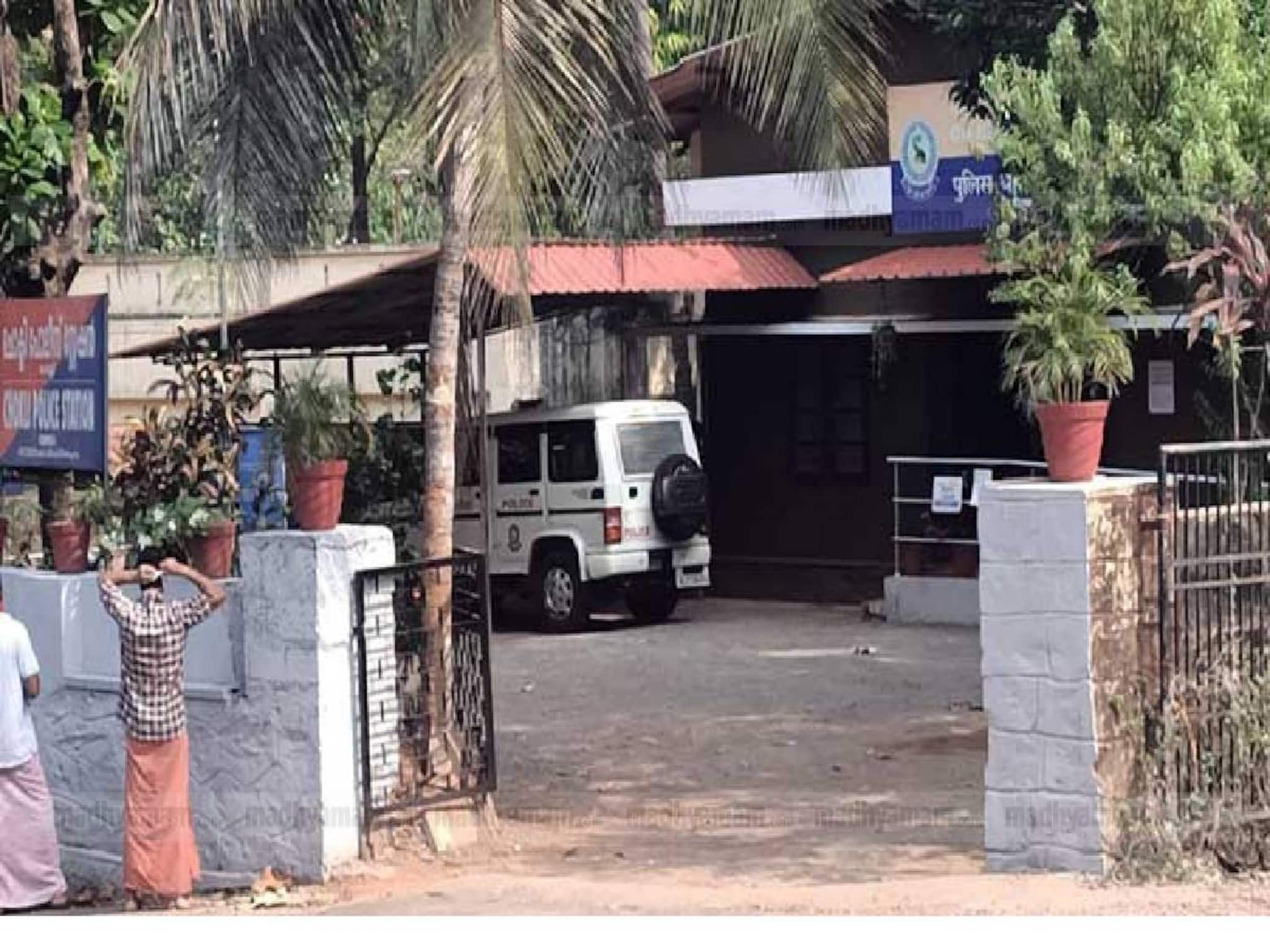 കണ്ണൂരിൽ കാണാതായ മുസ്ലീം ലീഗ് സ്ഥാനാര്ത്ഥി യുവാവിനൊപ്പം പൊലീസ് സ്റ്റേഷനില് കണ്ണൂരിൽ കാണാതായ മുസ്ലീം ലീഗ് സ്ഥാനാര്ത്ഥി യുവാവിനൊപ്പം പൊലീസ് സ്റ്റേഷനില്