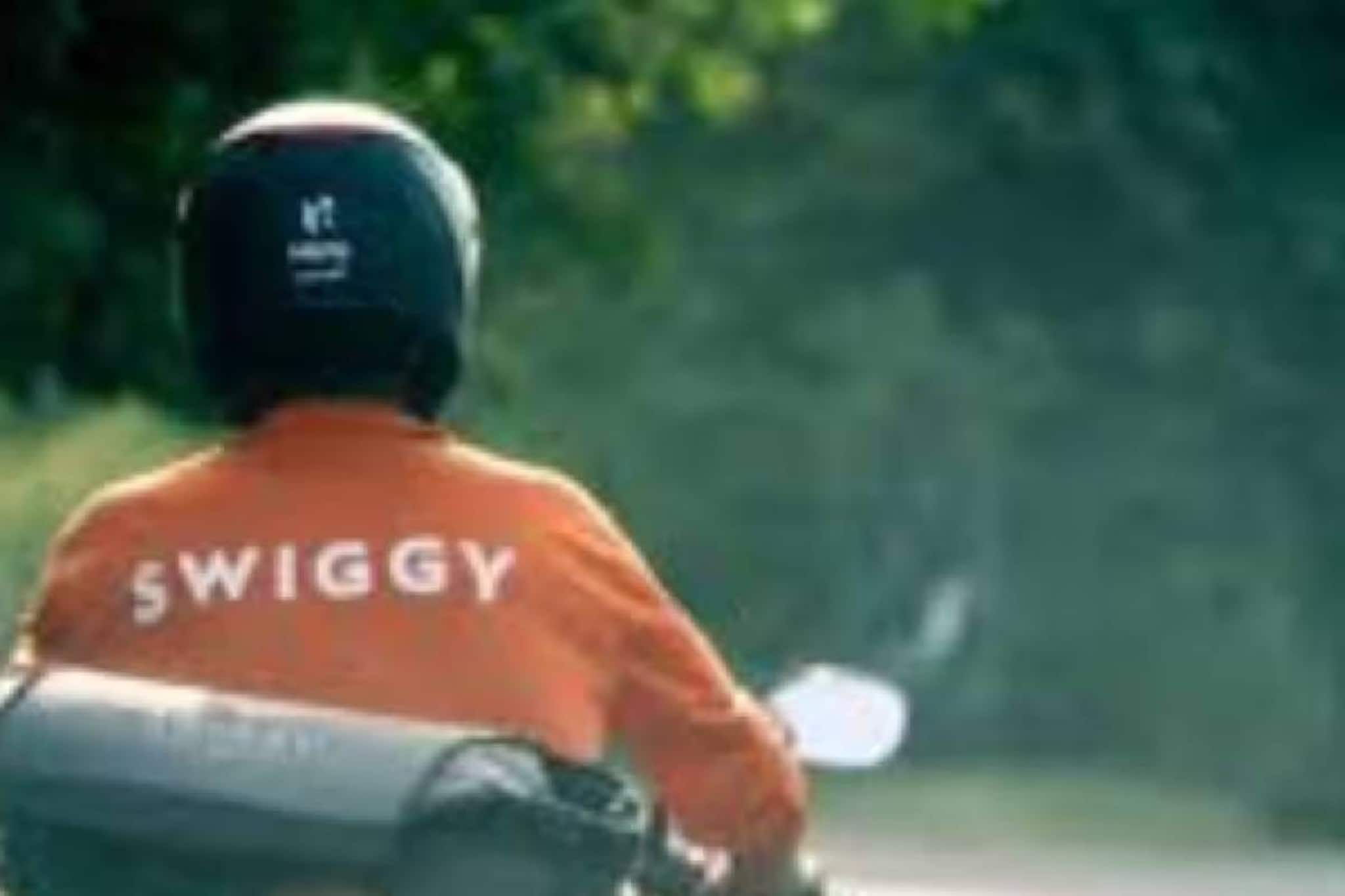 പ്രതിവര്ഷം 25 ലക്ഷം രൂപ ശമ്പളമുള്ള ജോലി ഫുഡ് ഡെലിവറി റൈഡറാകാന് യുവാവ് ഉപേക്ഷിച്ചു പ്രതിവര്ഷം 25 ലക്ഷം രൂപ ശമ്പളമുള്ള ജോലി ഫുഡ് ഡെലിവറി റൈഡറാകാന് യുവാവ് ഉപേക്ഷിച്ചു