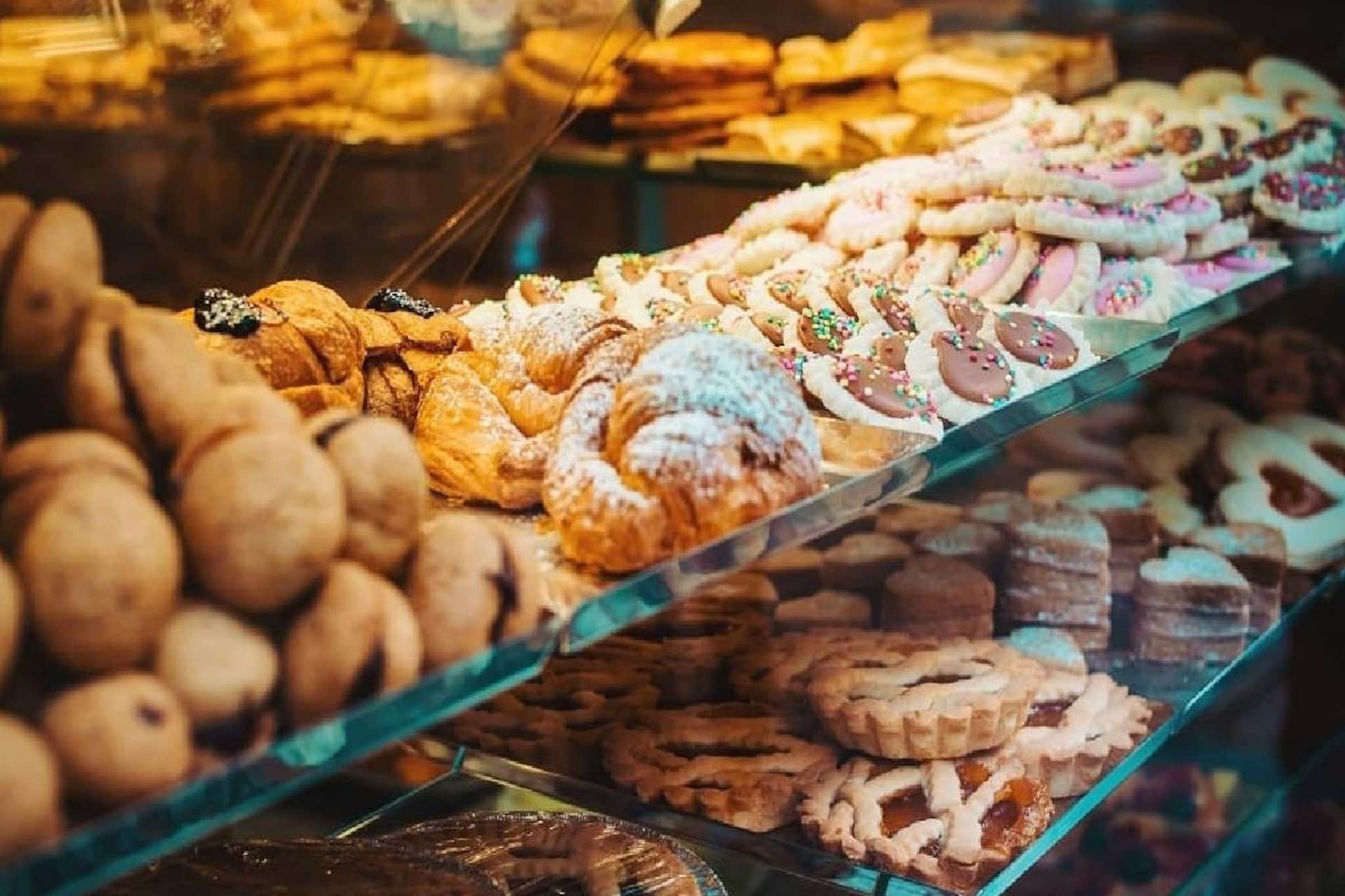 പഴകിയ ഭക്ഷ്യവസ്തുക്കളിൽ നിന്ന് ഫാസ്റ്റ്ഫുഡ് നിർമ്മിക്കുന്ന പയ്യോളിയിലെ സ്ഥാപനം അടപ്പിച്ചു