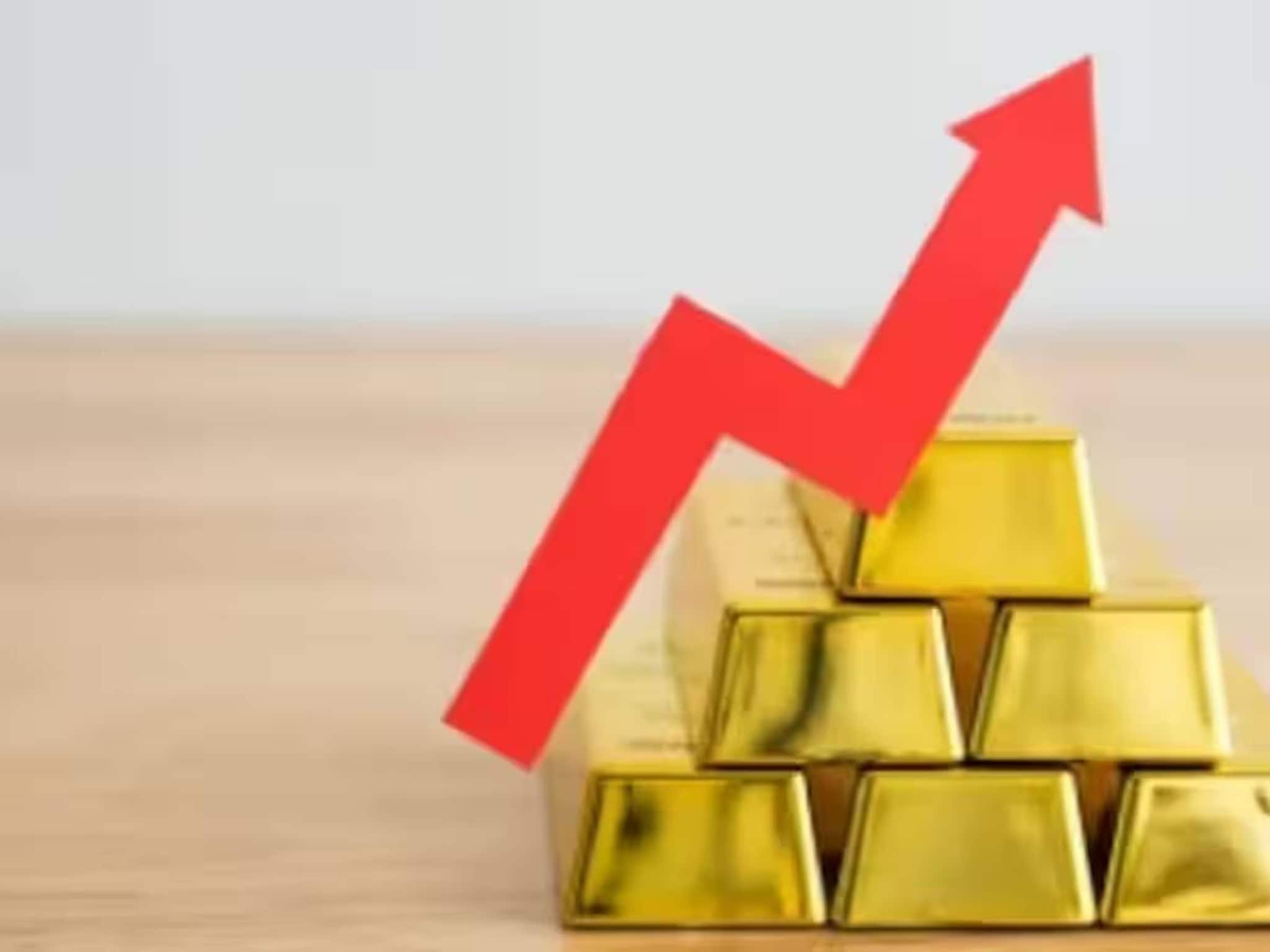 ലക്ഷം തൊട്ട് സ്വർണം; പവന് ഒറ്റയടിക്ക് കൂടിയത് 1,760 രൂപ; രാജ്യാന്തരവില 4,498 ഡോളർ പിന്നിട്ടു