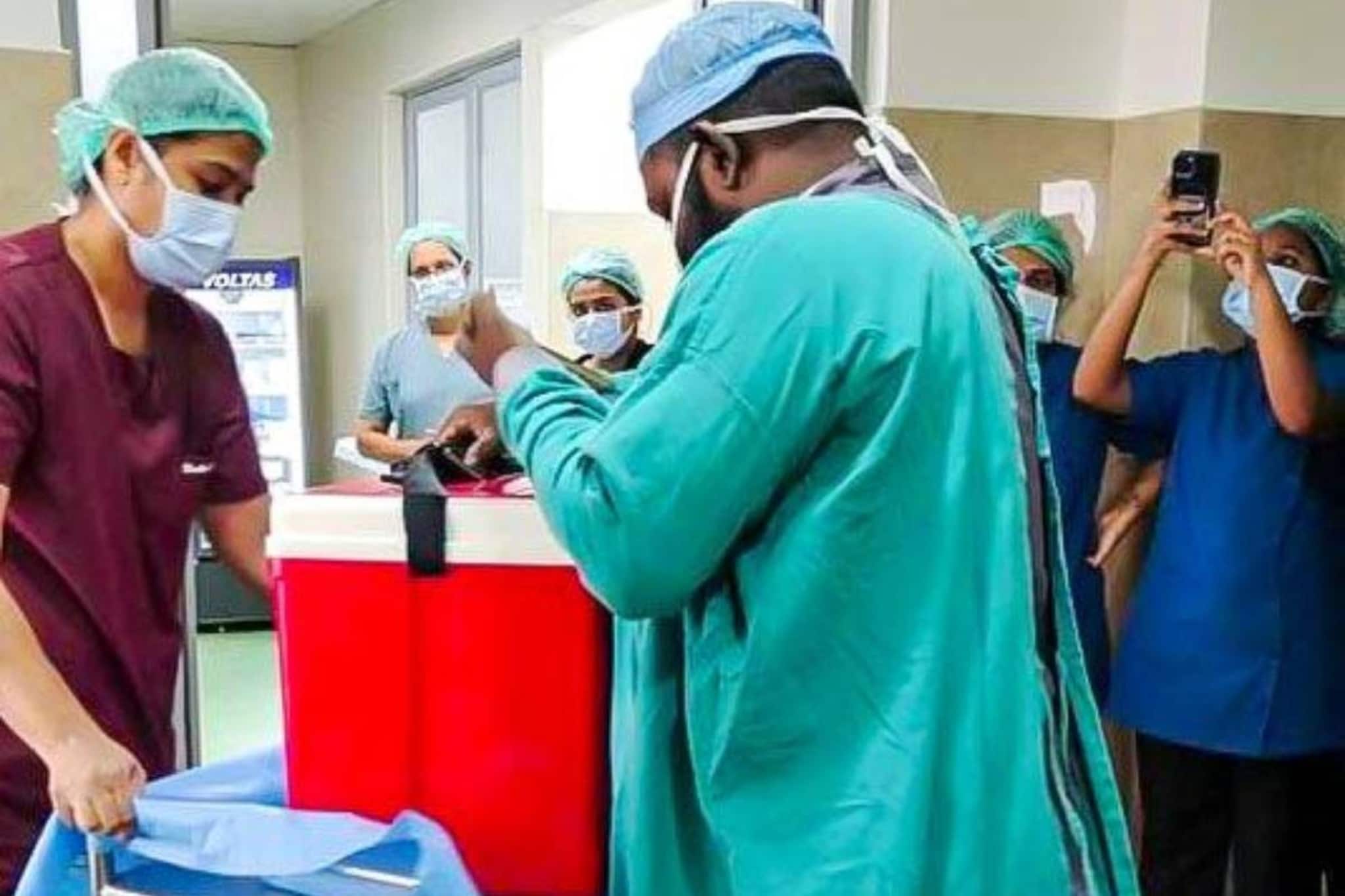 രാജ്യത്താദ്യം; സർക്കാര് ജനറൽ ആശുപത്രിയിൽ ഹൃദയമാറ്റ ശസ്ത്രക്രിയ; നേപ്പാൾ സ്വദേശിനിക്ക് കൊല്ലം സ്വദേശിയുടെ ഹൃദയം രാജ്യത്താദ്യം; സർക്കാര് ജനറൽ ആശുപത്രിയിൽ ഹൃദയമാറ്റ ശസ്ത്രക്രിയ; നേപ്പാൾ സ്വദേശിനിക്ക് കൊല്ലം സ്വദേശിയുടെ ഹൃദയം