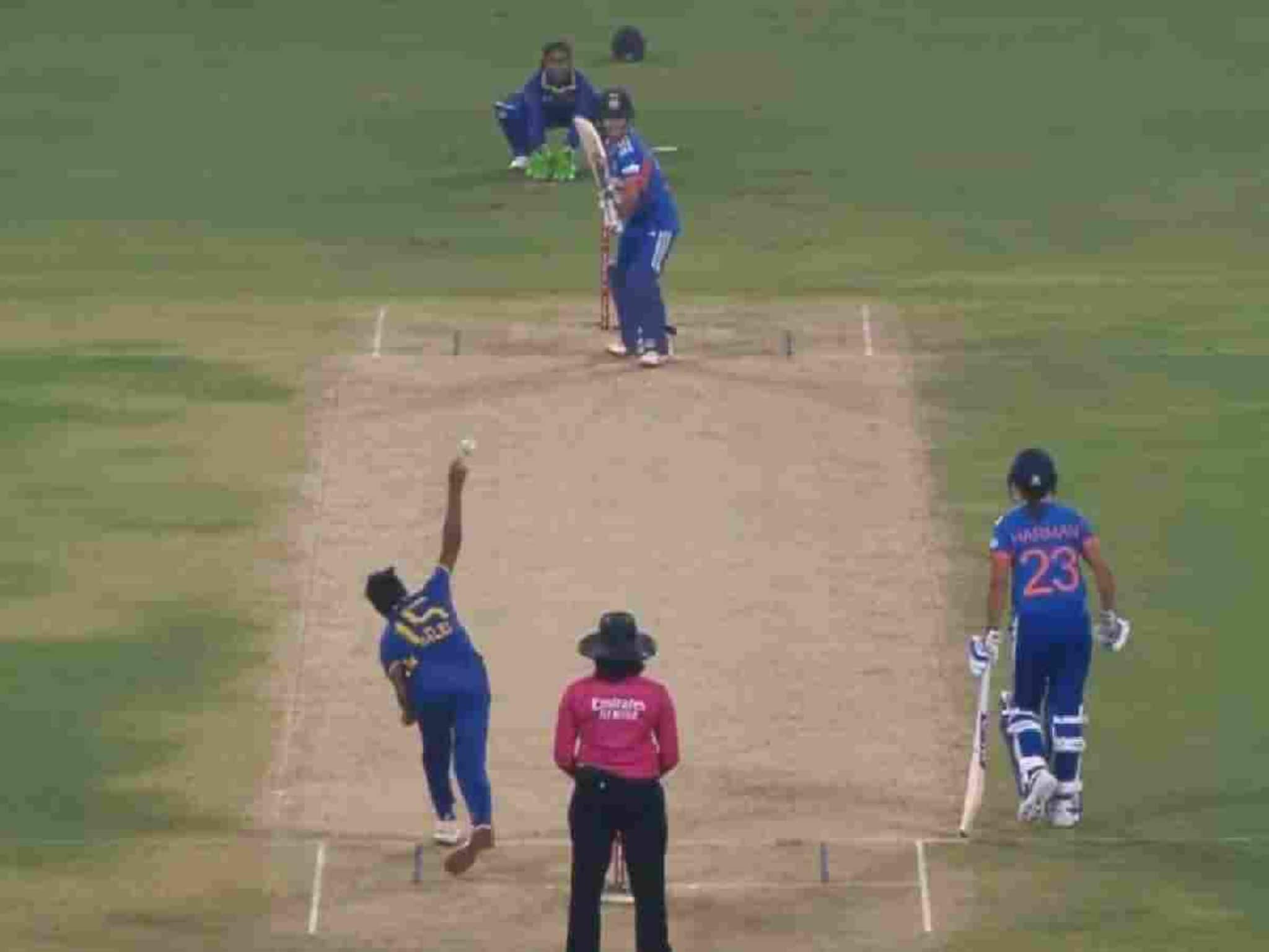 വനിതാ ട്വന്റി 20: ശ്രീലങ്കക്കെതിരായ പരമ്പര 5-0ന് സ്വന്തമാക്കി ഇന്ത്യ; കാര്യവട്ടത്ത് ജയം 15 റൺസിന്