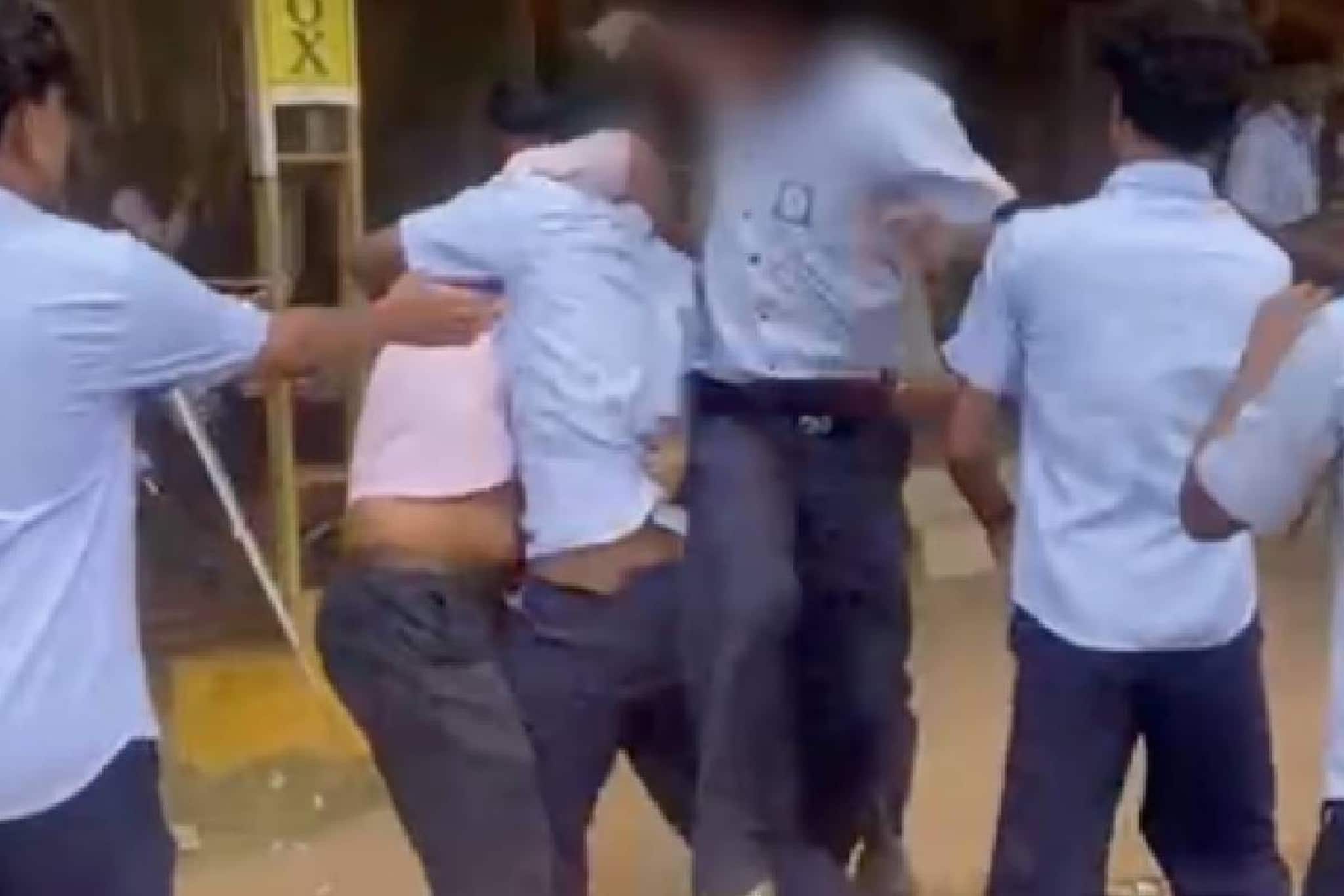 ഇൻസ്റ്റഗ്രാമിലെ കമൻ്റിനെ തുടർന്ന് പാലക്കാട് സ്കൂളിലെ വിദ്യാർത്ഥികൾ തമ്മിൽ സംഘർഷം ഇൻസ്റ്റഗ്രാമിലെ കമൻ്റിനെ തുടർന്ന് പാലക്കാട് സ്കൂളിലെ വിദ്യാർത്ഥികൾ തമ്മിൽ സംഘർഷം