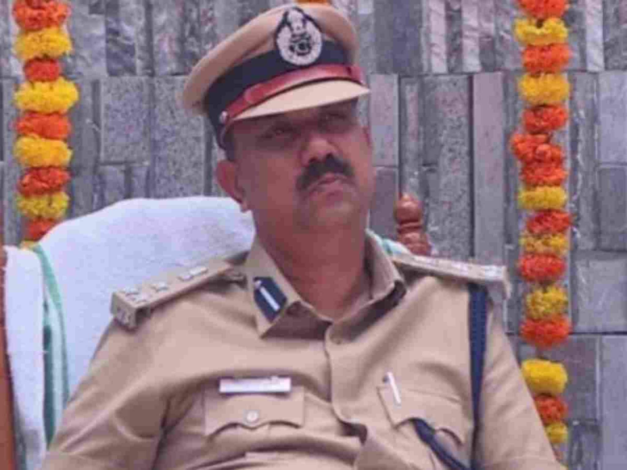 ജയിൽ ഡിഐജി വിനോദ് കുമാറിന് സസ്പെൻഷൻ; നടപടി തടവുകാരിൽ നിന്ന് ലക്ഷങ്ങൾ കൈക്കൂലി വാങ്ങിയെന്ന പരാതിയിൽ