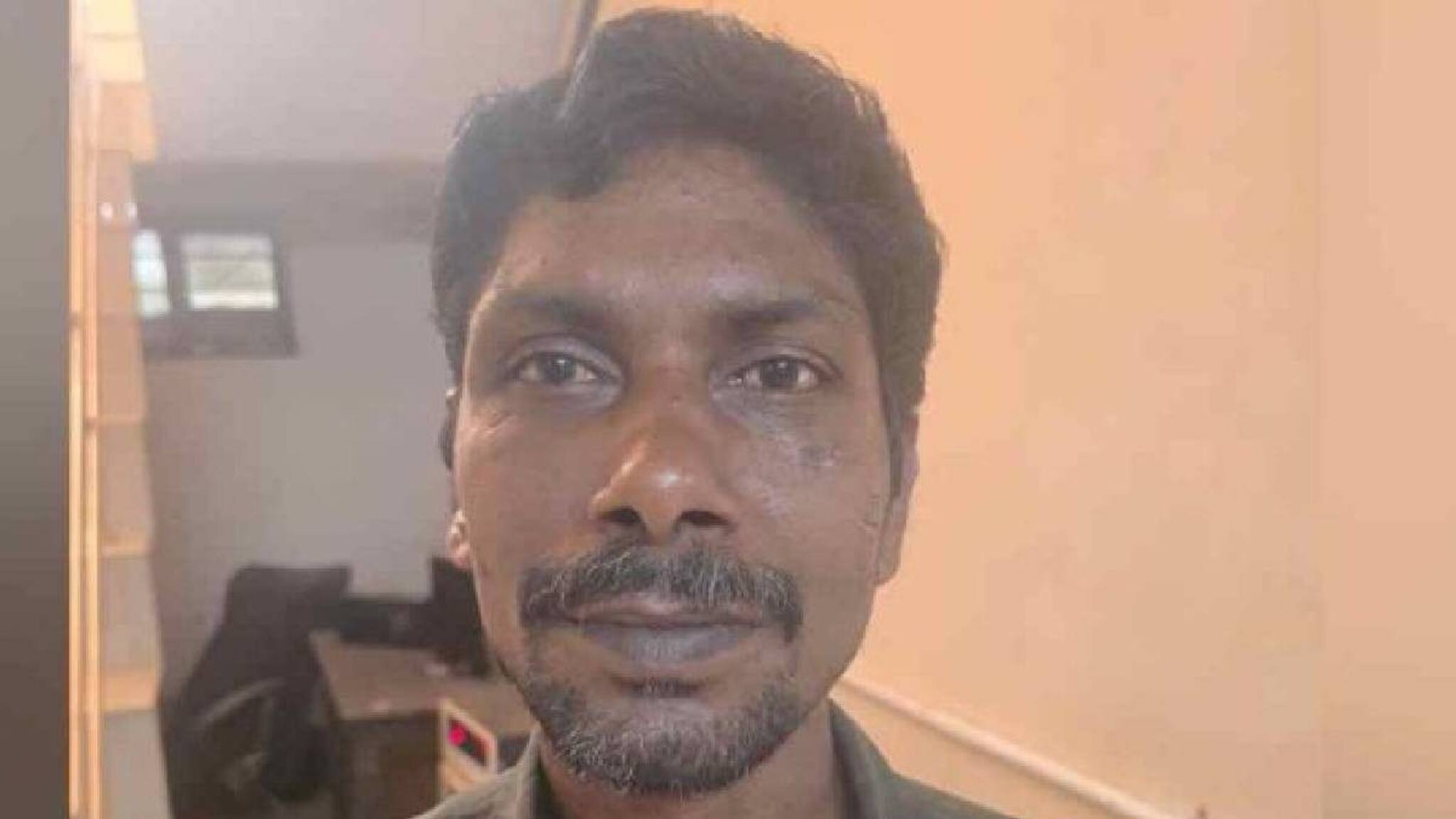 കൊല്ലത്ത് അരിഷ്ടം വാങ്ങിയ പണം ചോദിച്ചതിന് ജീവനക്കാരനെ തലയ്ക്കടിച്ചു കൊന്നു