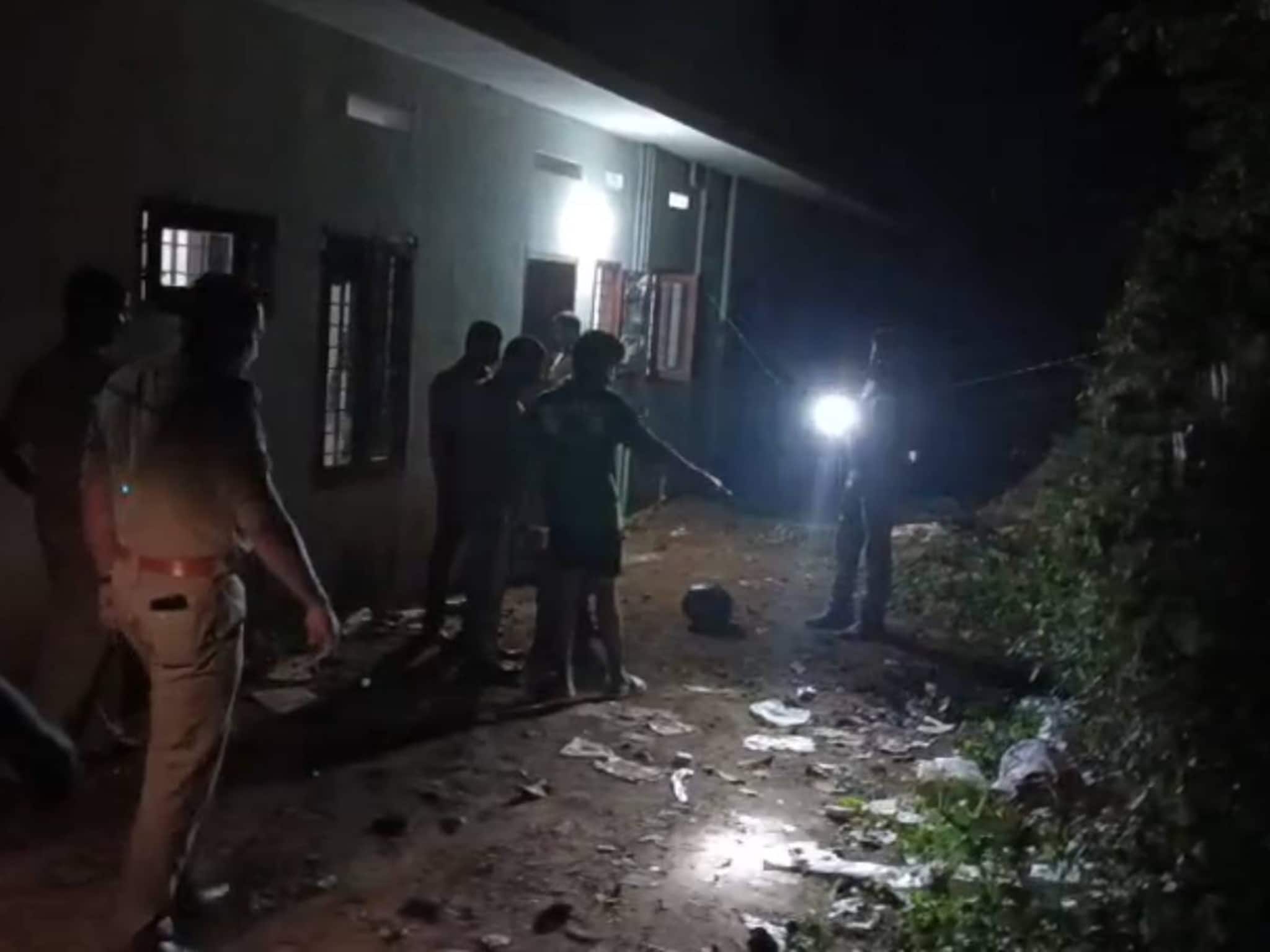 ഗൃഹപ്രവേശത്തിന് മുമ്പ് നടത്തിയ മദ്യവിരുന്നിന് ശേഷം വാക്കുതർക്കത്തിനിടെ സുഹൃത്തിന്റെ കുത്തേറ്റ് യുവാവ് മരിച്ചു‌