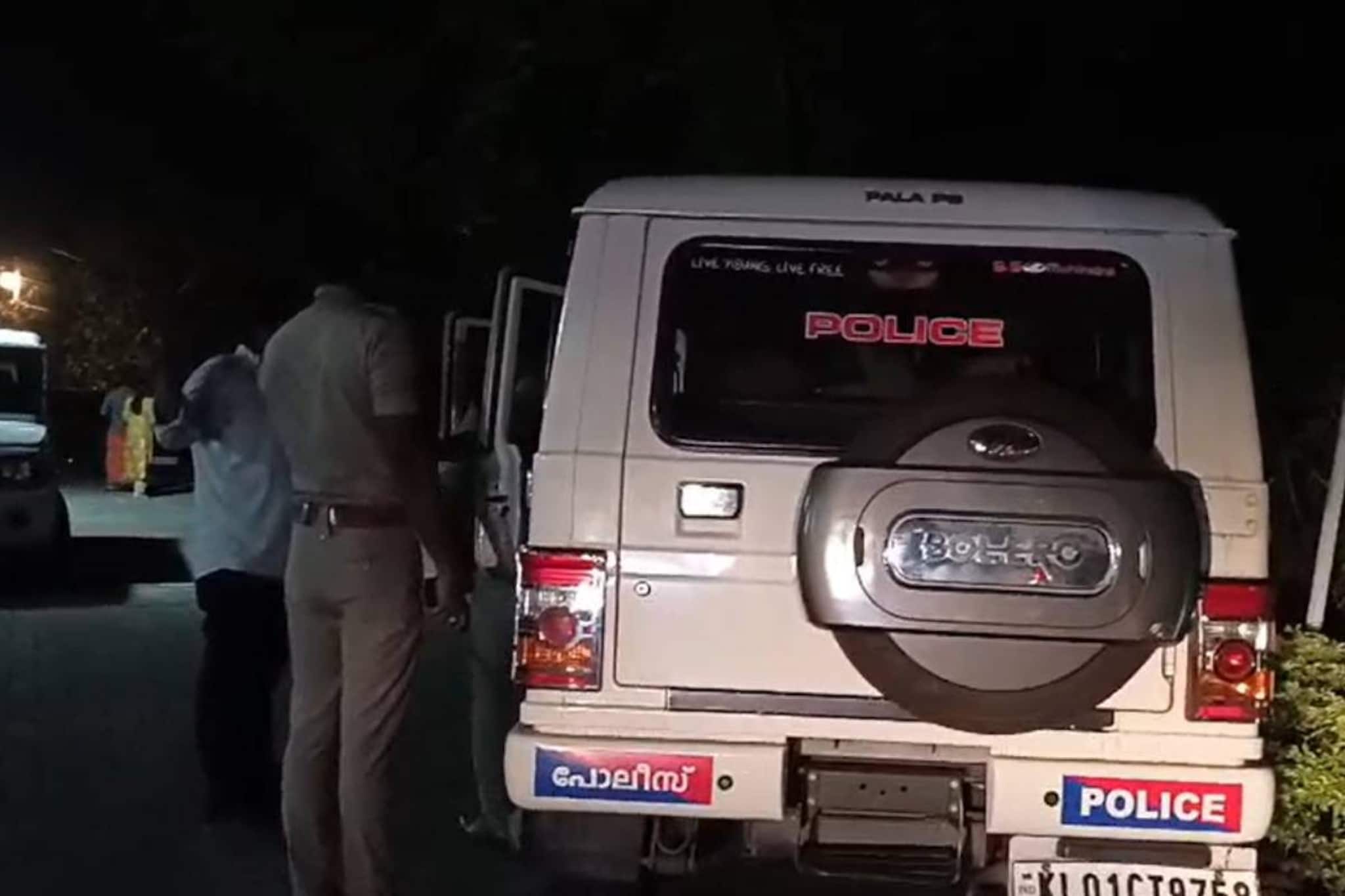 പാലായിൽ യുവാവിനെ സുഹൃത്ത് കുത്തിക്കൊന്നത് കാമുകിക്ക് മെസേജ് അയച്ചുവെന്ന കാരണത്താൽ പാലായിൽ യുവാവിനെ സുഹൃത്ത് കുത്തിക്കൊന്നത് കാമുകിക്ക് മെസേജ് അയച്ചുവെന്ന കാരണത്താൽ