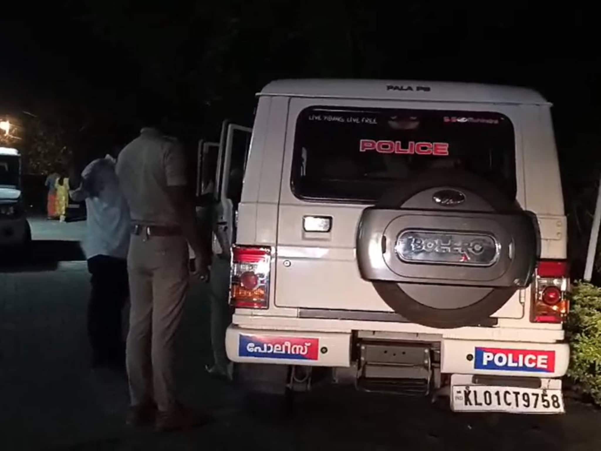 പാലായിൽ യുവാവിനെ സുഹൃത്ത് കുത്തിക്കൊന്നത് കാമുകിക്ക് മെസേജ് അയച്ചുവെന്ന കാരണത്താൽ പാലായിൽ യുവാവിനെ സുഹൃത്ത് കുത്തിക്കൊന്നത് കാമുകിക്ക് മെസേജ് അയച്ചുവെന്ന കാരണത്താൽ