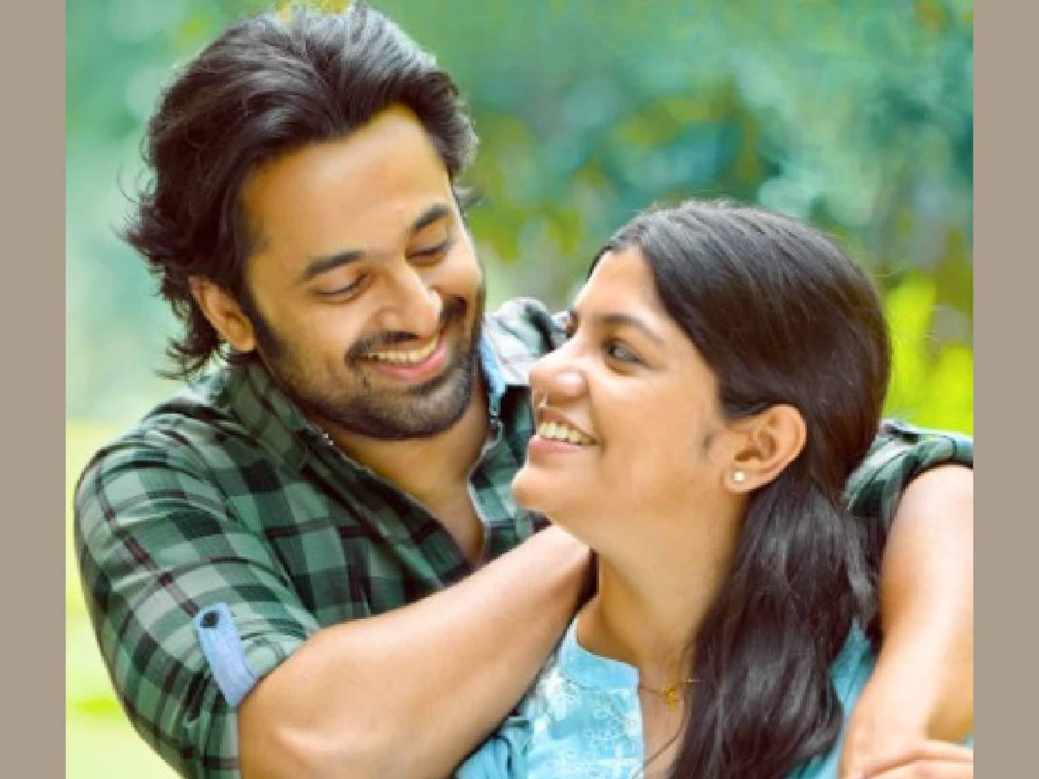 വിവാഹത്തിന് മുൻപും ശേഷവുമുള്ള പ്രണയം കണ്ടിട്ടുണ്ടോ? ഉണ്ണി മുകുന്ദൻ, അപർണ ബാലമുരളി ചിത്രം 'മിണ്ടിയും പറഞ്ഞും' ടീസർ