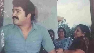 തൂവാനത്തുമ്പികളുടെ സെറ്റിൽ അമ്മ ശാന്തകുമാരിക്കൊപ്പം (ഫോട്ടോ: അനന്തപത്മനാഭൻ / Facebook)