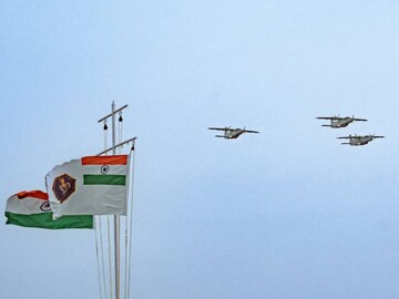 കരുത്ത് കാട്ടി നാവികസേന; ശംഖുമുഖത്ത് വിസ്മയം തീർ‌ത്ത് ഓപ്പറേഷൻ ഡെമോ 2025