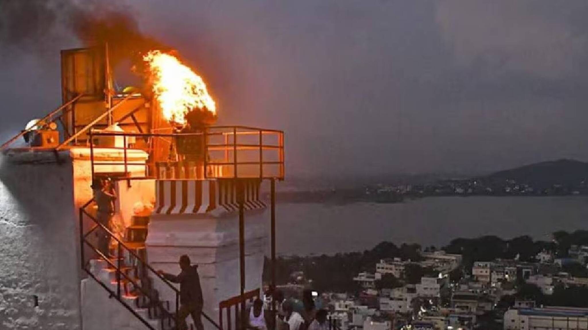 തിരുപ്പരന്‍കുണ്ഡ്രത്ത് കാര്‍ത്തികദീപത്തിന് അനുമതി; മദ്രാസ് ഹൈക്കോടതി വിധിക്കെതിരേ തമിഴ്നാട് സര്‍ക്കാര്‍ സുപ്രീം കോടതിയില്‍