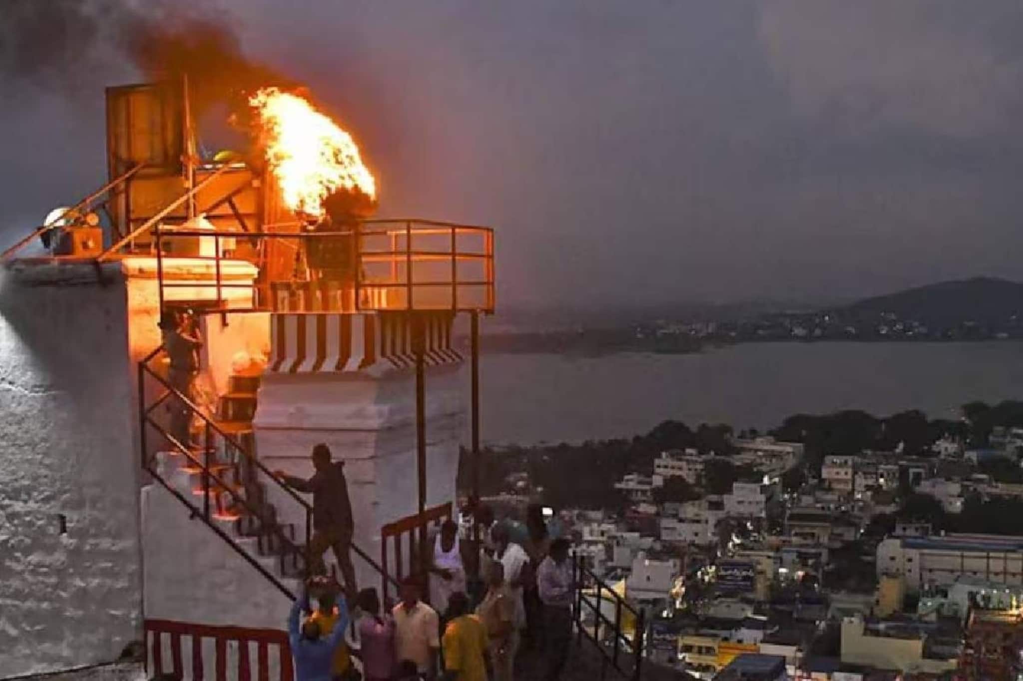 തിരുപ്പരന്‍കുണ്ഡ്രത്ത് കാര്‍ത്തികദീപത്തിന് അനുമതി; മദ്രാസ് ഹൈക്കോടതി വിധിക്കെതിരേ തമിഴ്നാട് സര്‍ക്കാര്‍ സുപ്രീം കോടതിയില്‍