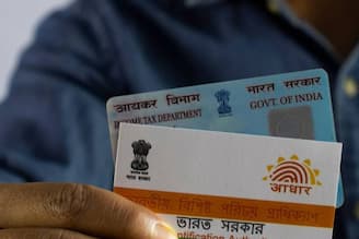 പാൻ-ആധാർ ലിങ്ക് ചെയ്തില്ലെങ്കിൽ പണി കിട്ടും! വീട്ടമ്മമാർക്ക് നിർബന്ധമാണോ? അറിയേണ്ടതെല്ലാം