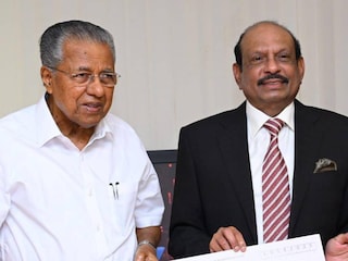 പിണറായി വിജയൻ, എം എ യൂസഫലി 