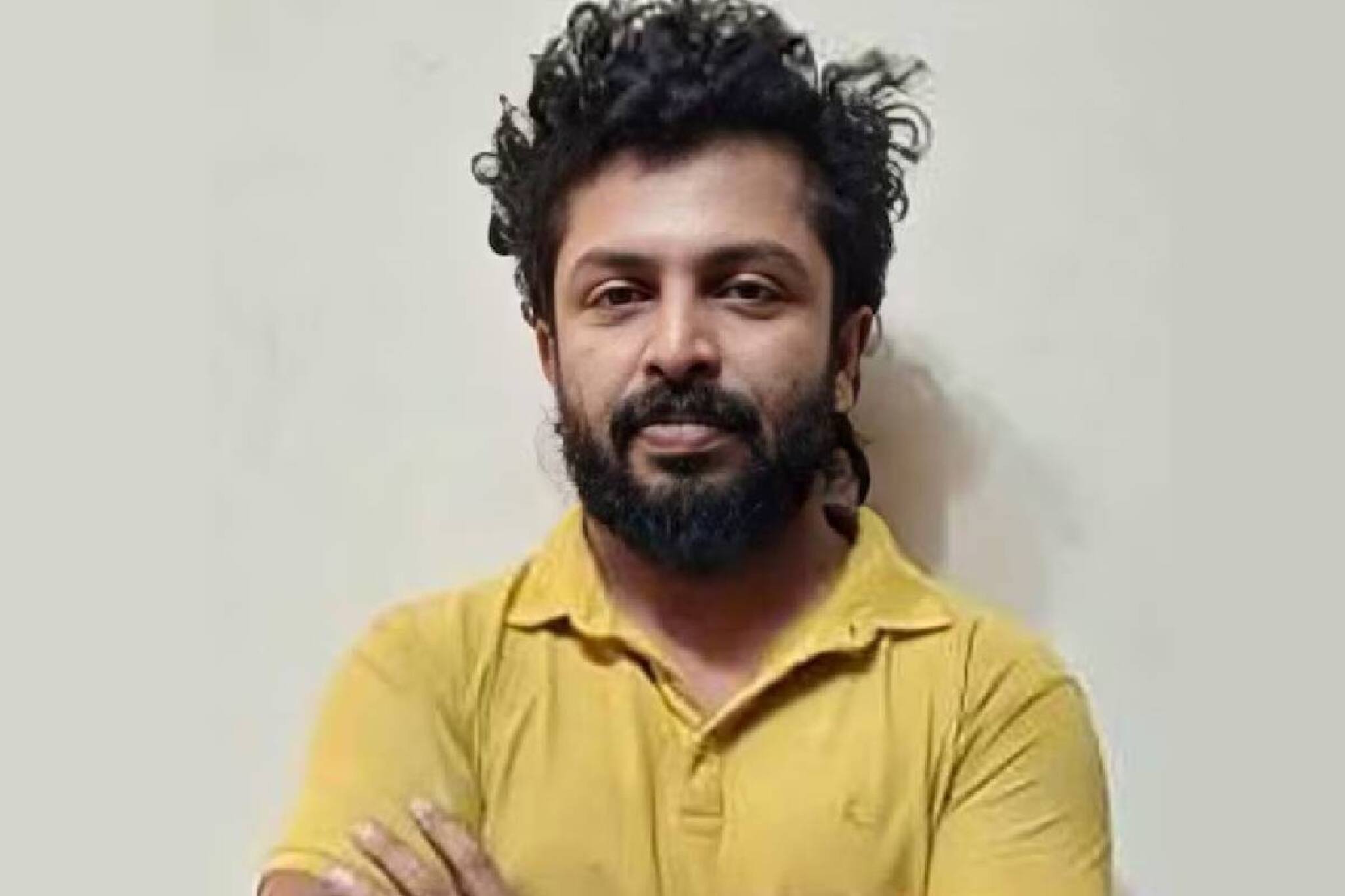 പെൺകുട്ടിയുടെ കയ്യിൽ വിലയേറിയ ഫോൺ; വീട്ടുകാരുടെ ചോദ്യം ചെയ്യലിൽ തെളിഞ്ഞത് പീഡന വിവരം